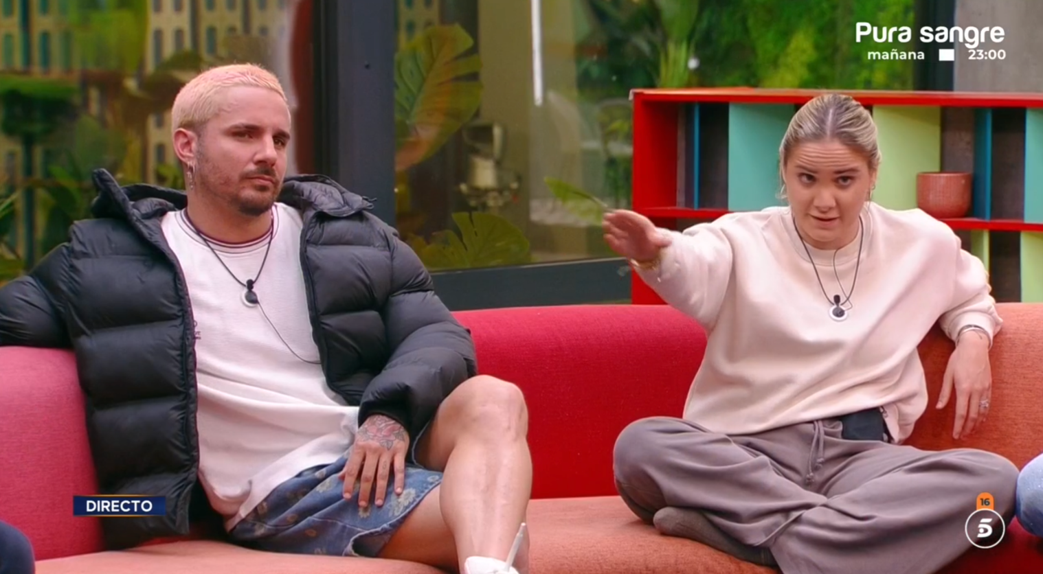 Gloria discutiendo con Carlos