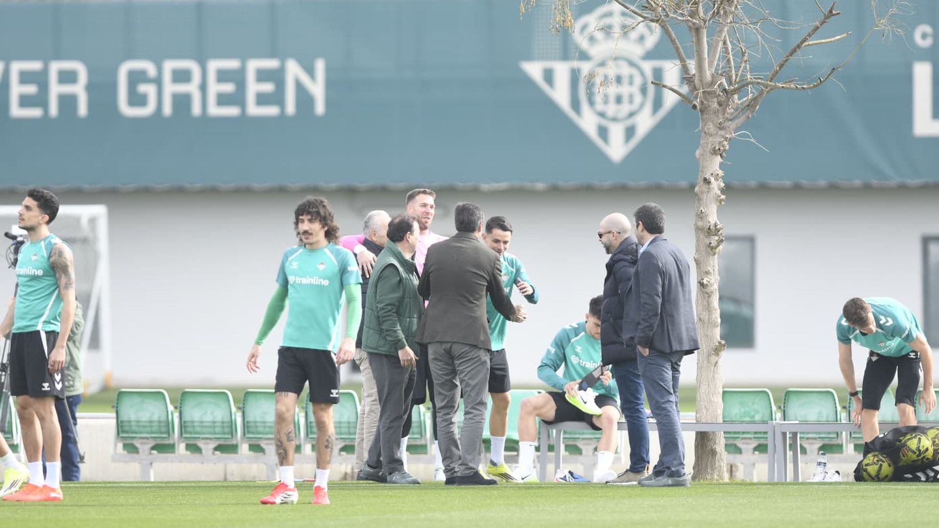 La plana mayor del Betis, en el entrenamiento de este miércoles