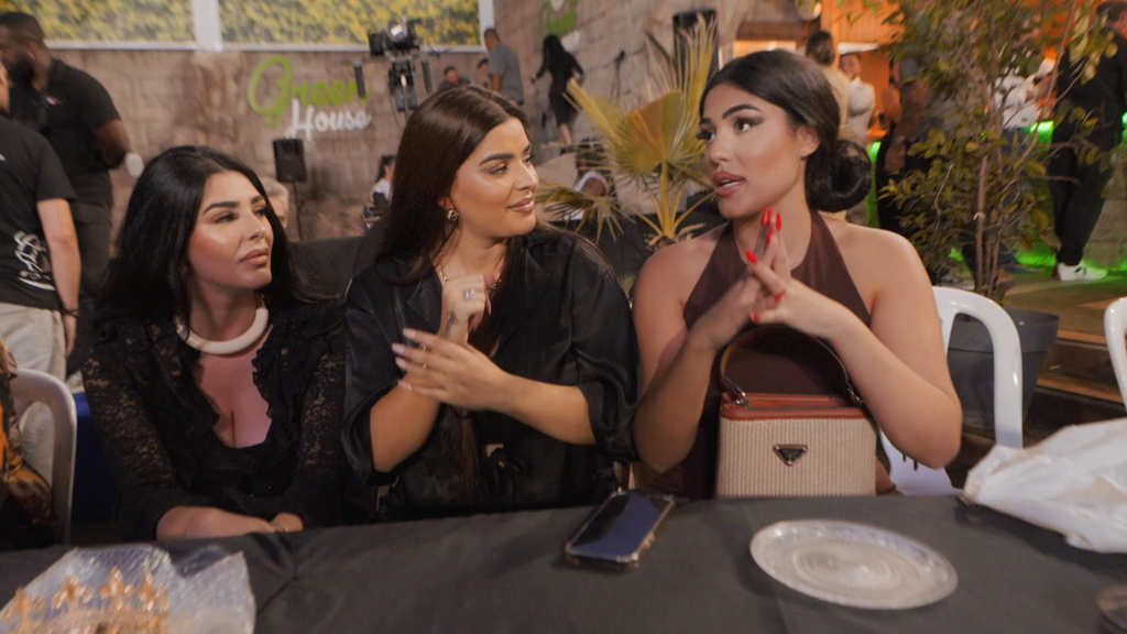 Rebe, Graciela y Susi llegan a 'Miss gitana' como unas superestrellas para ser jurado del certamen