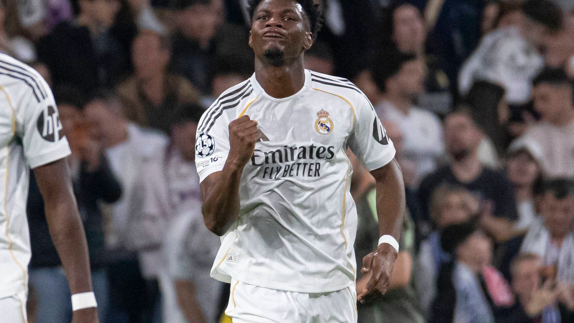 Tchouaméni celebra su gol en el Real Madrid-Benfica