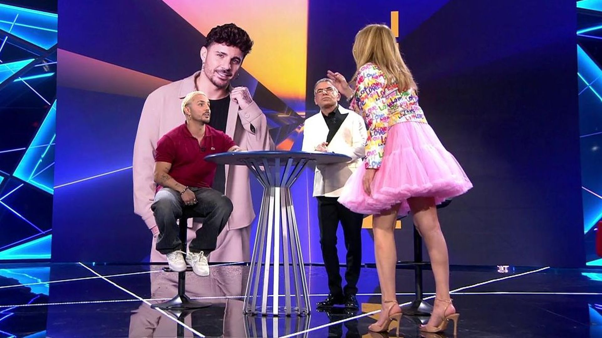 Belén Ro y Manuel González tienen un fuerte cara a cara en directo: "¡A mi familia no la metas!"