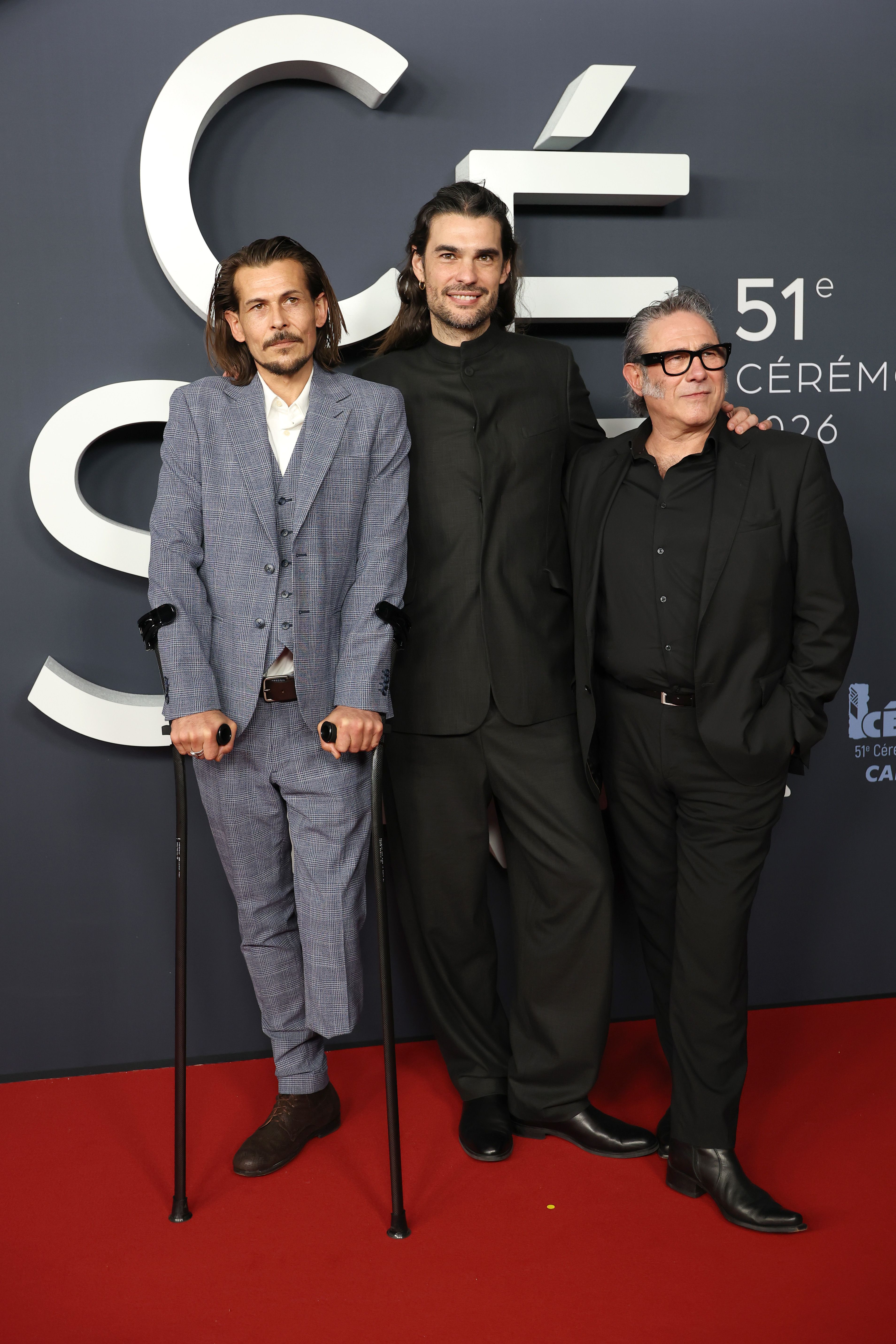 Tonin Janvier, Óliver Laxe y Sergi López, el equipo de 'Sirat', en los Premios César 2026