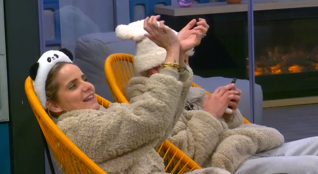 Gloria canta sin parar