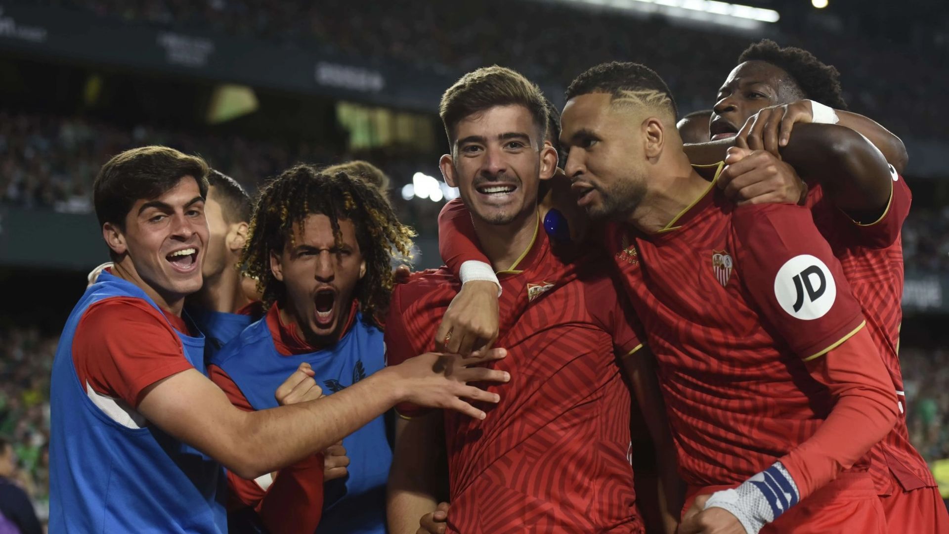 Kike Salas, celebrando su gol ante el Betis