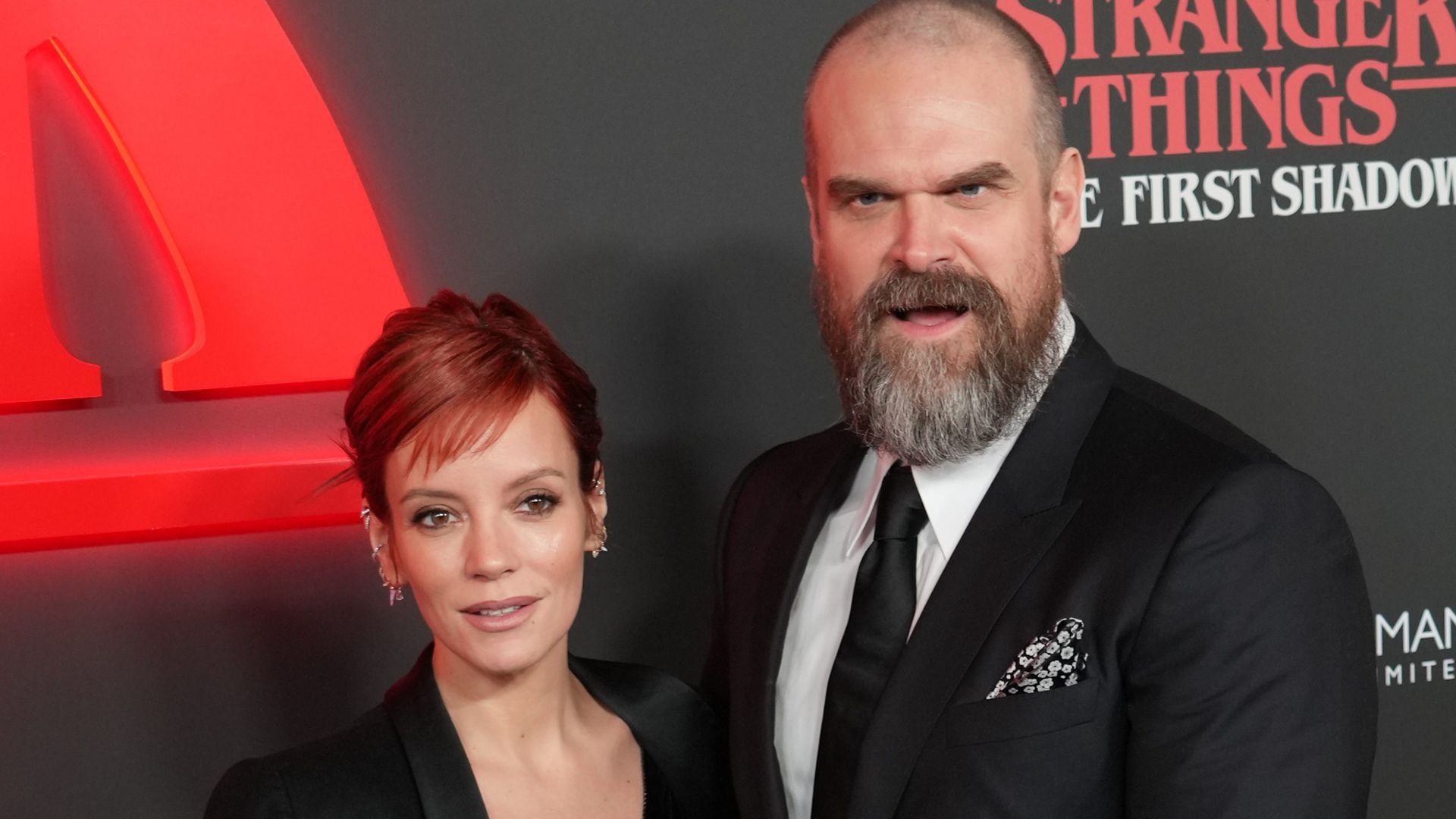 Lily Allen junto a su exmarido, David Harbour