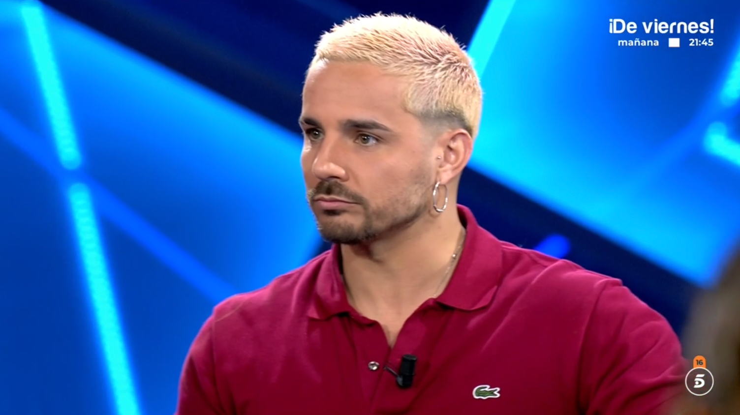 Manuel, entra en plató