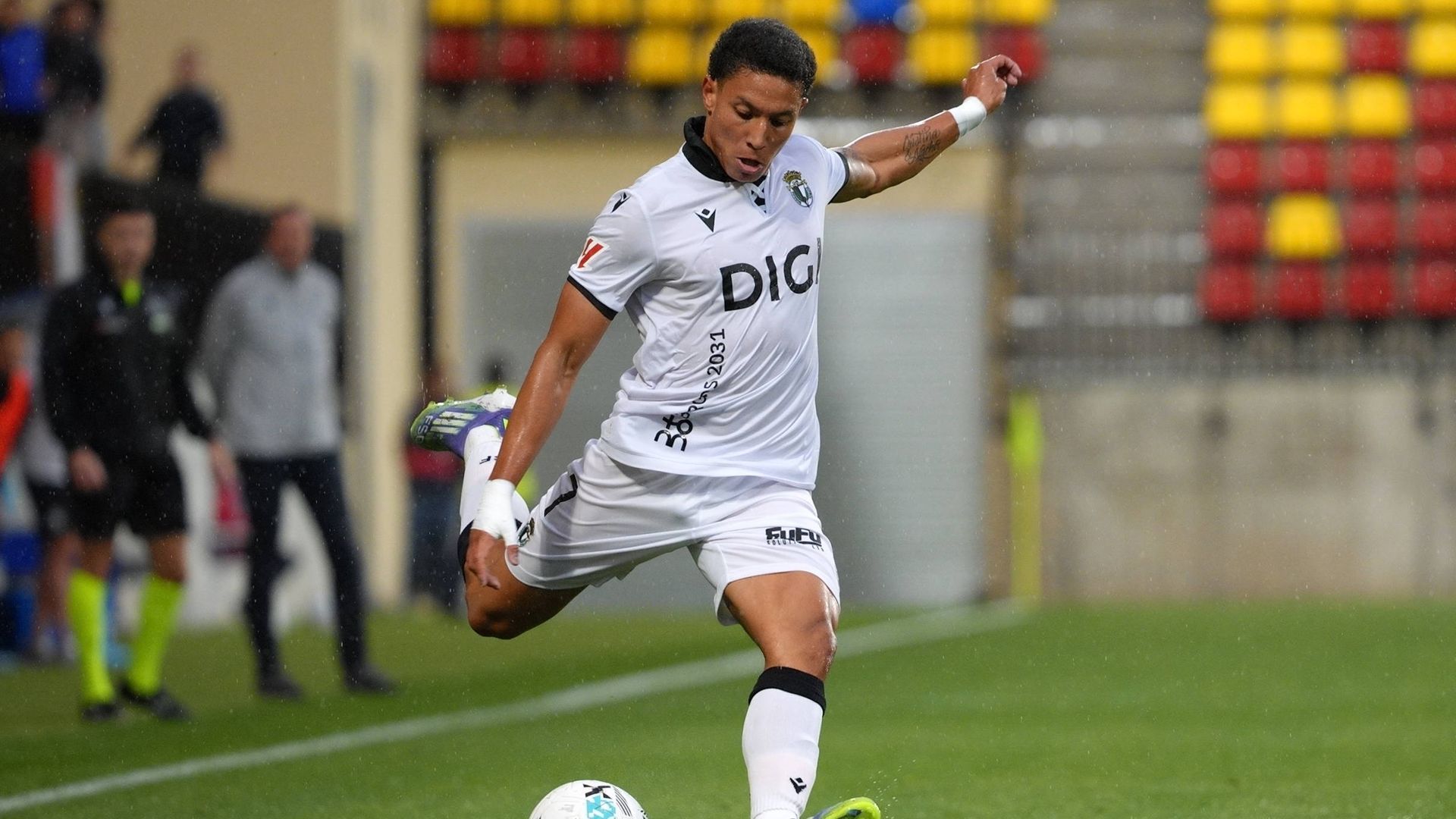 Mateo Mejía en un encuentro con el Burgos