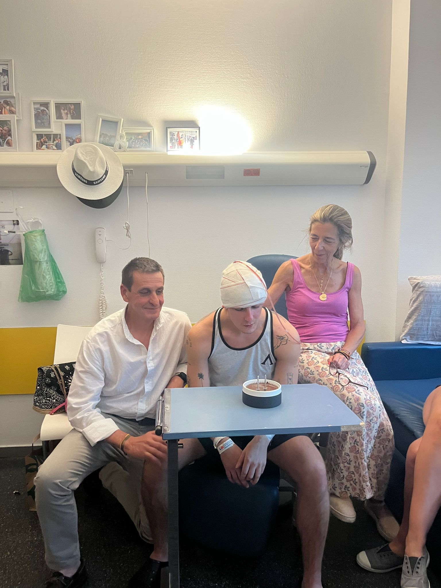 Rodri celebra su cumpleaños en el hospital junto a sus padres