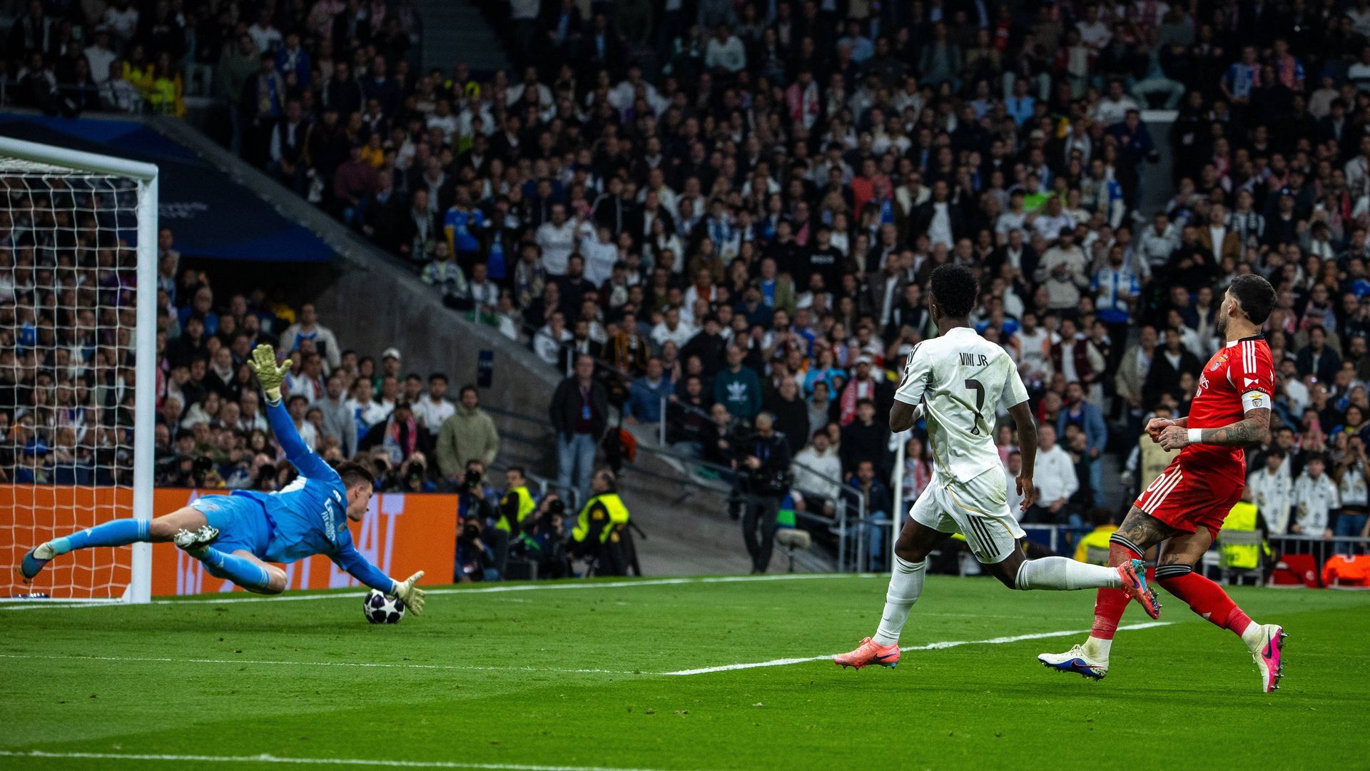 Vinicius Jr en el Real Madrid - Benfica