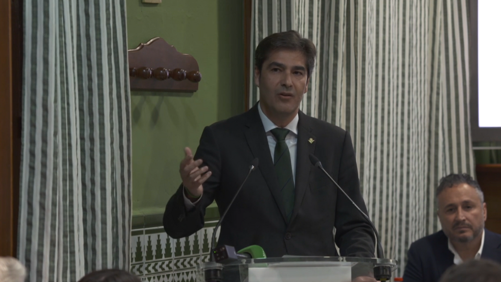 Ángel Haro, en la peña bética Pepe González de Tocina