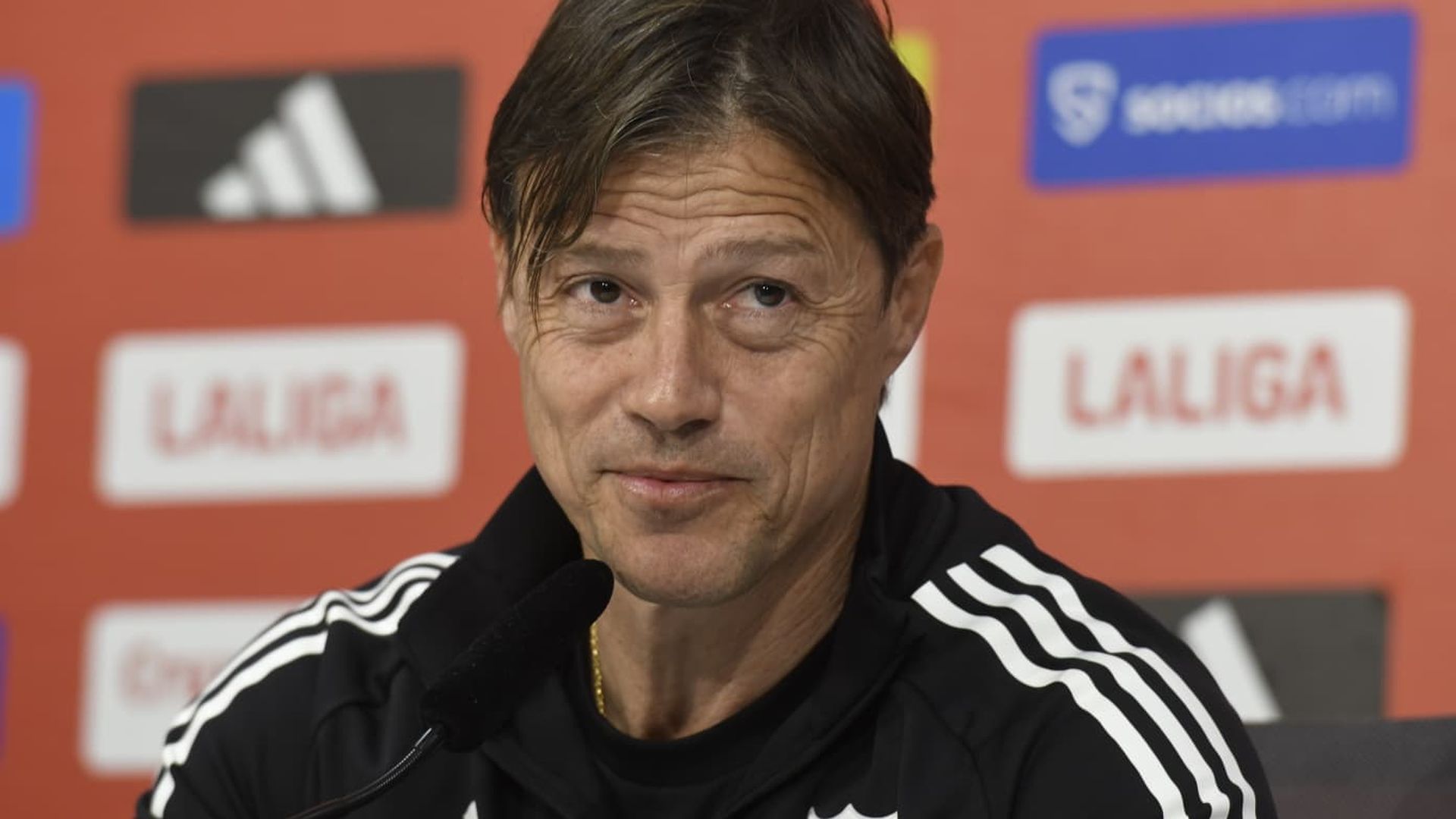 El divertido momento de Matías Almeyda antes de jugar ante el Betis