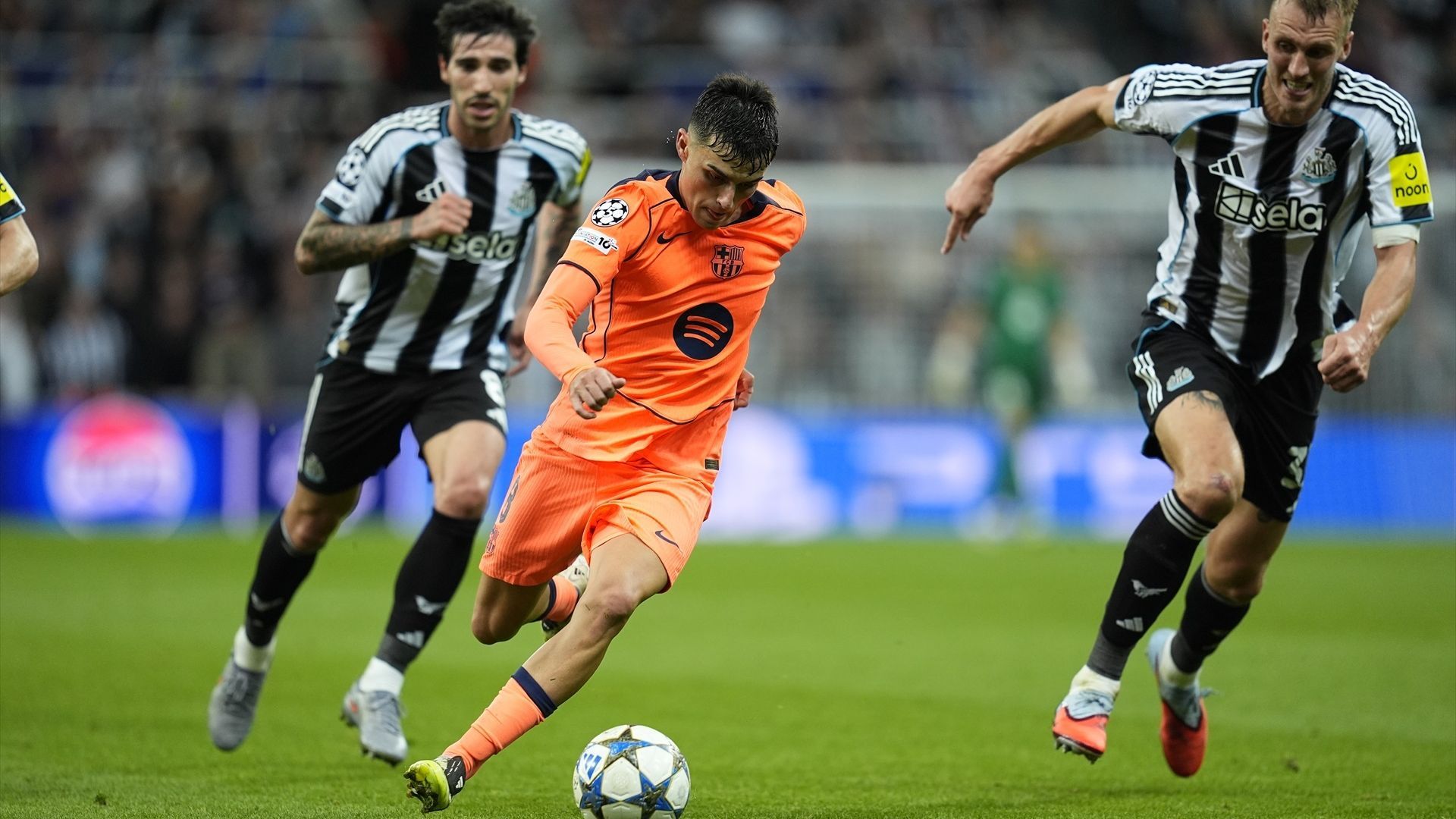 Pedri en el Newcastle - FC Barcelona de la fase regular