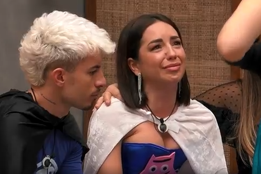 Sandra, entre lágrimas