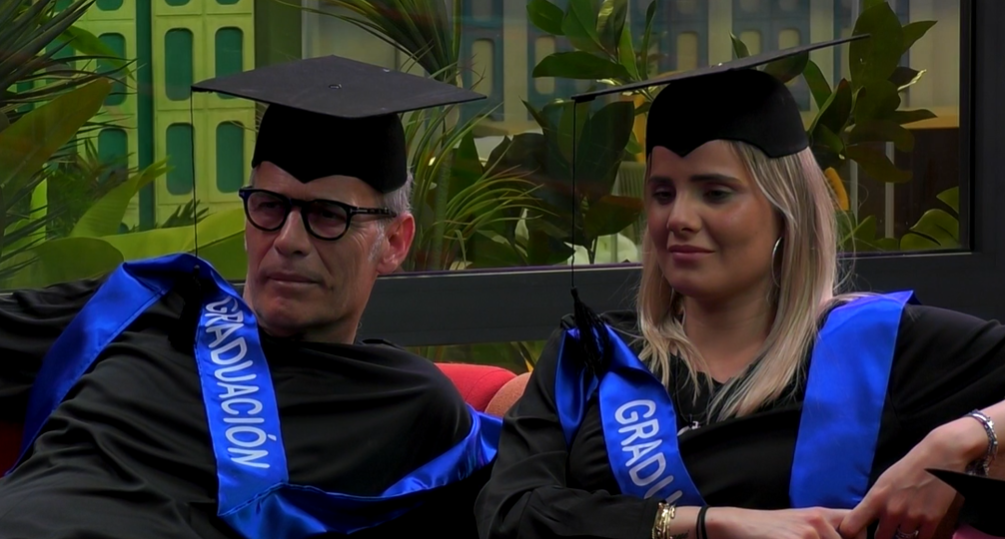 Carlos, junto Gloria