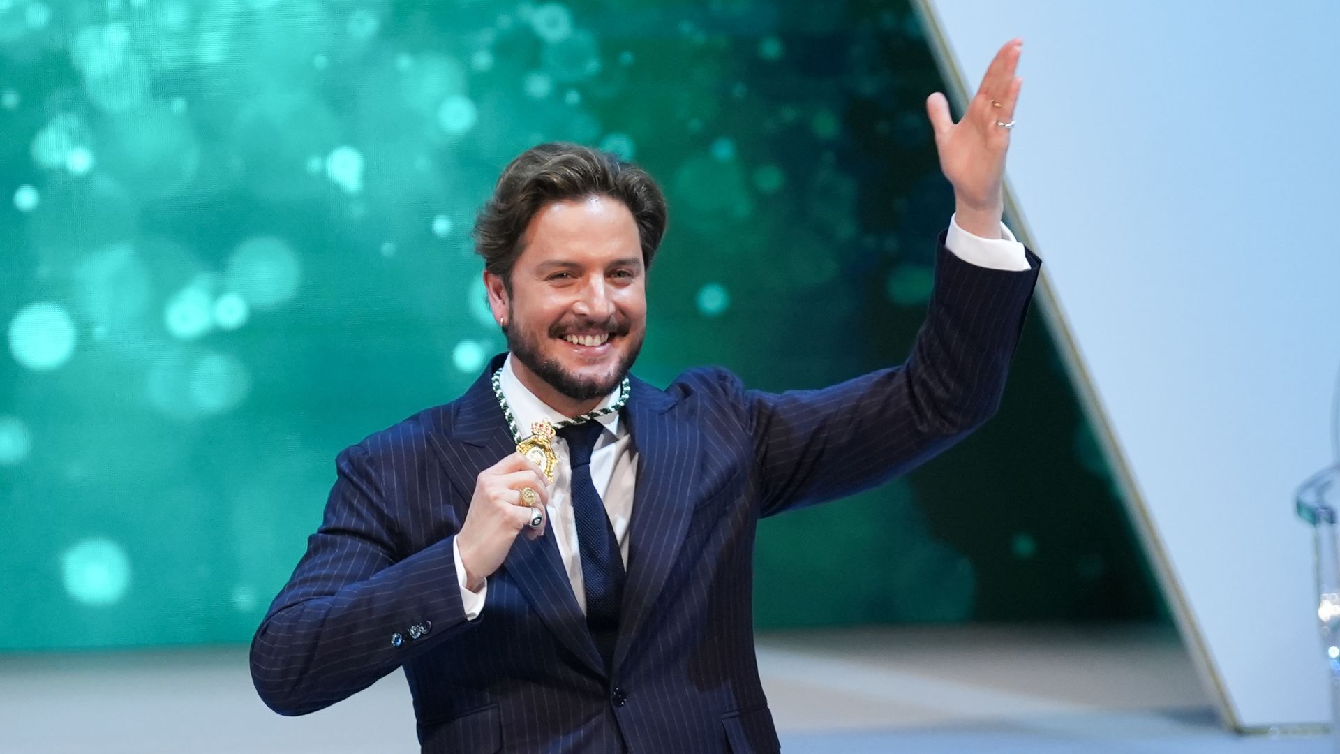 El título de Hijo Predilecto de Andalucía en este 28F se le concede al cantante, Manuel Carrasco El título de Hijo Predilecto de Andalucía en este 28F se le concede al cantante, Manuel Carrasco