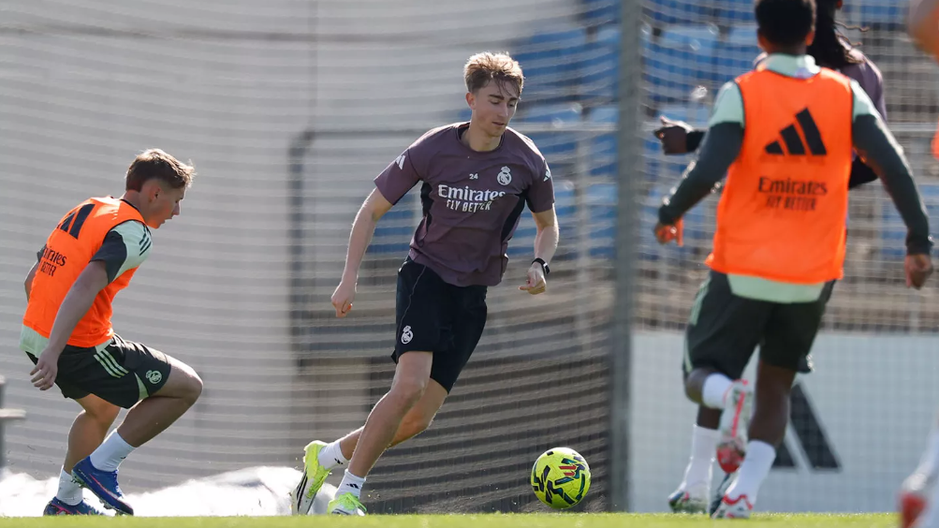 Huijsen en el entrenamiento del Real Madrid