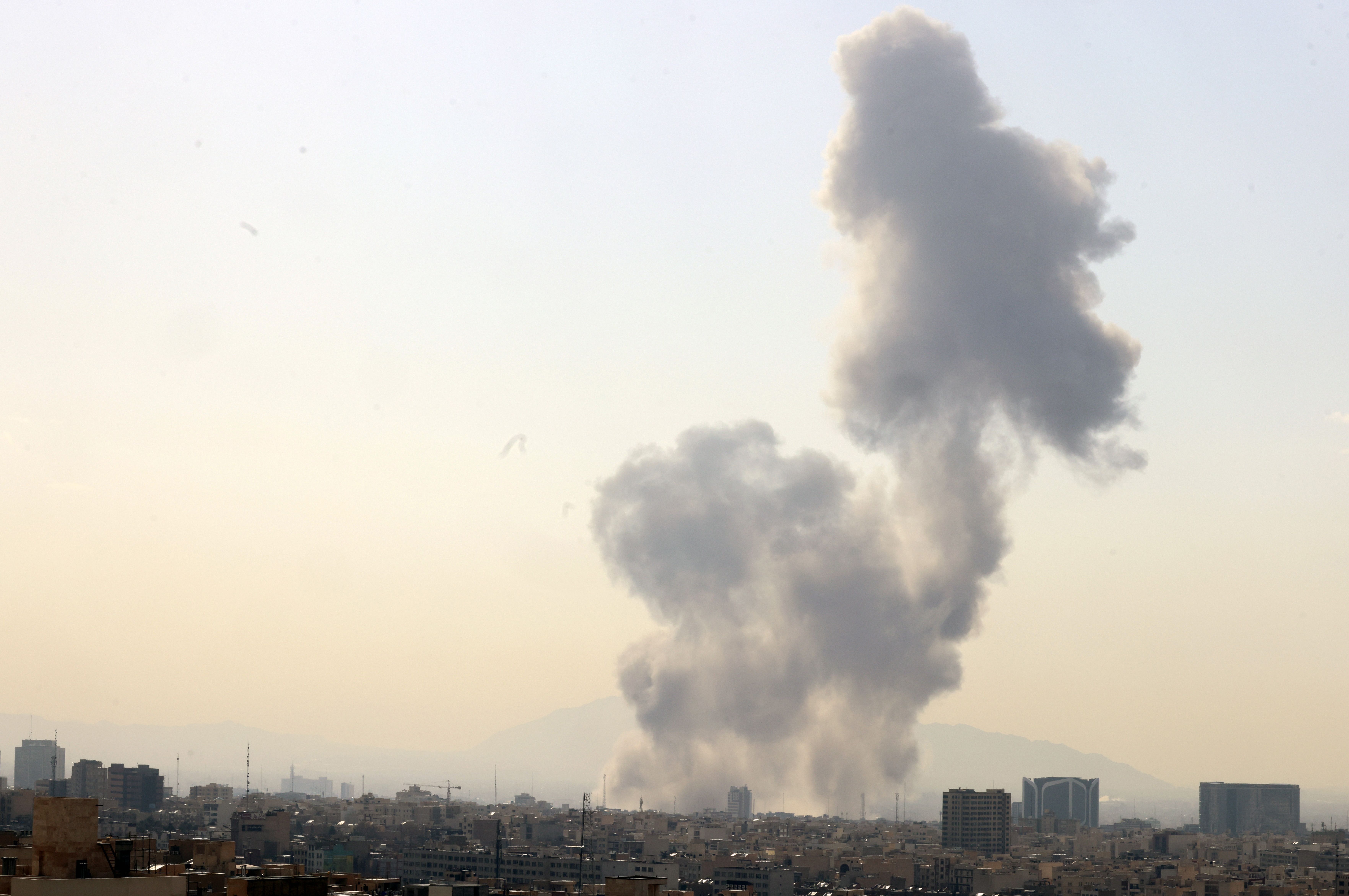 Las imágenes del ataque de Israel y EEUU a Irán