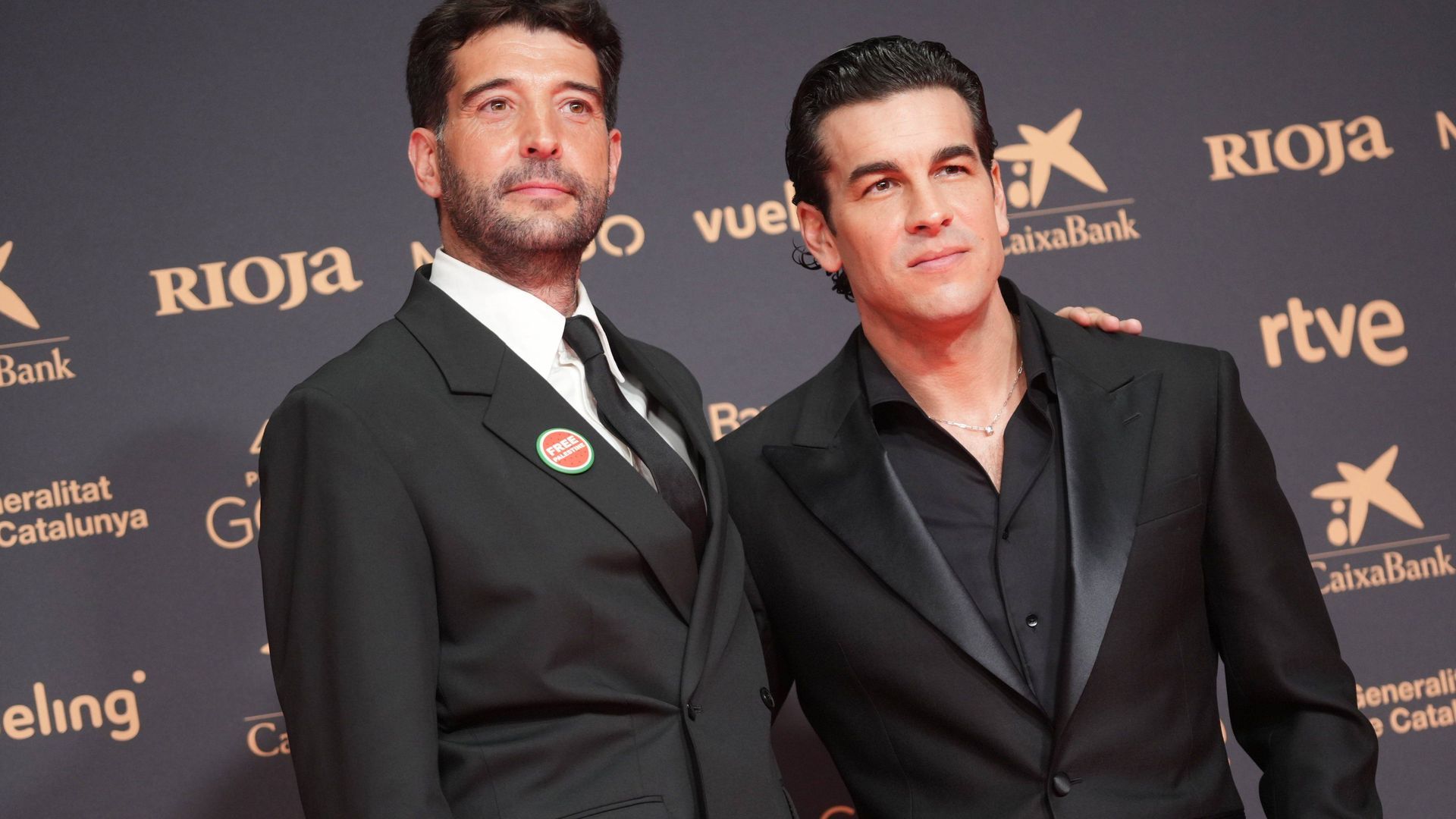 Mario Casas y Gerard Oms, en la alfombra roja de los Premios Goya 2026
