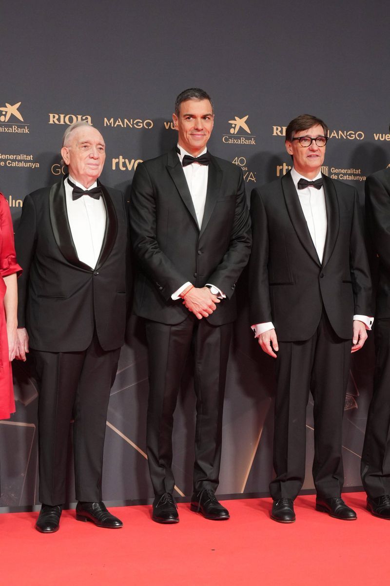 Pedro Sánchez y Salvador Illa, en los Premios Goya 2026