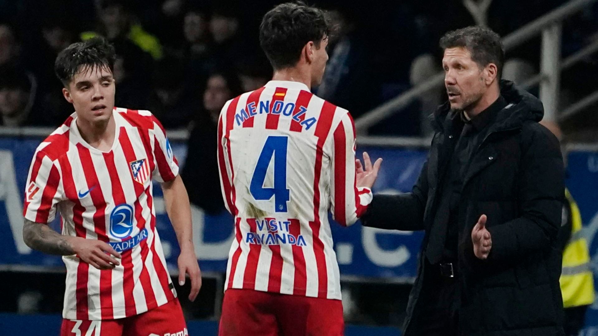Simeone con Mendoza y Julio Díaz