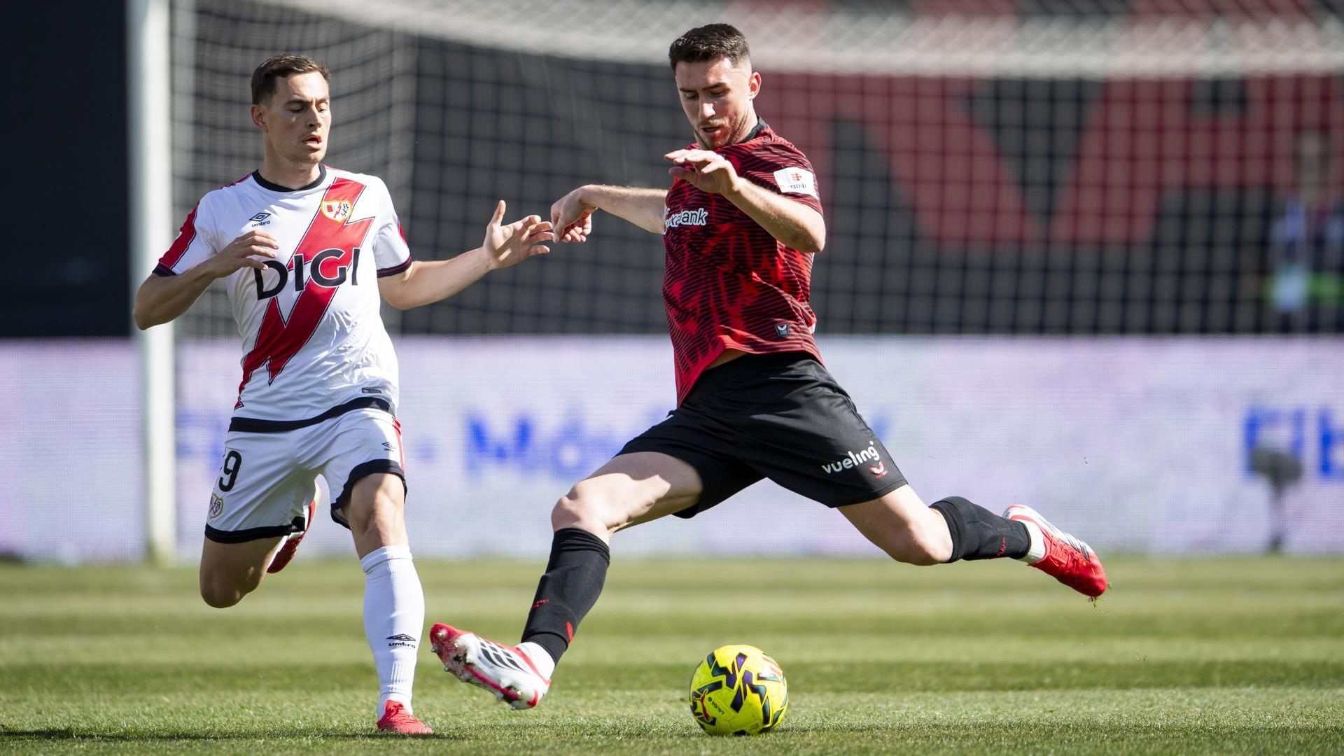 Toque de Aymeric Laporte en Vallecas ante el Rayo