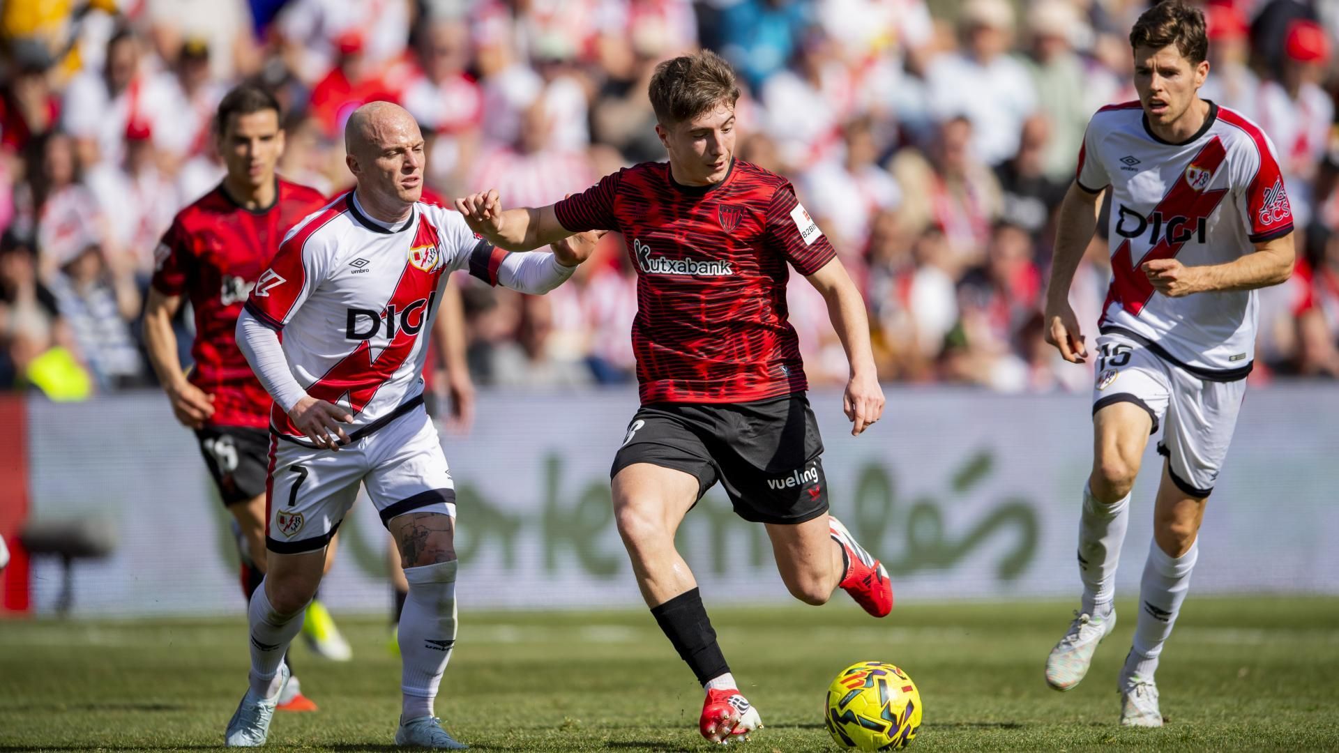 Vuelta de Mikel Jauregizar ante el Rayo en Vallecas