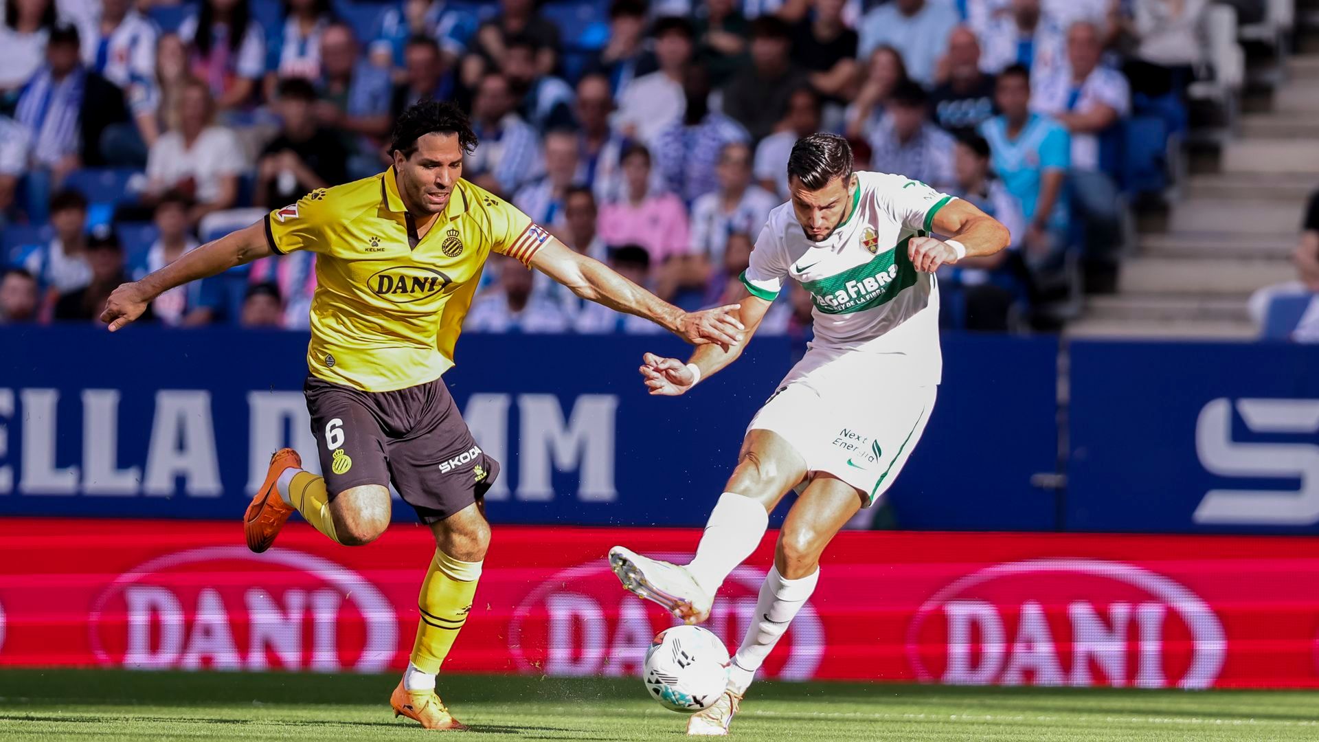 Cabrera y Rafa Mir en un Elche-Espanyol Cabrera y Rafa Mir en un Elche-Espanyol