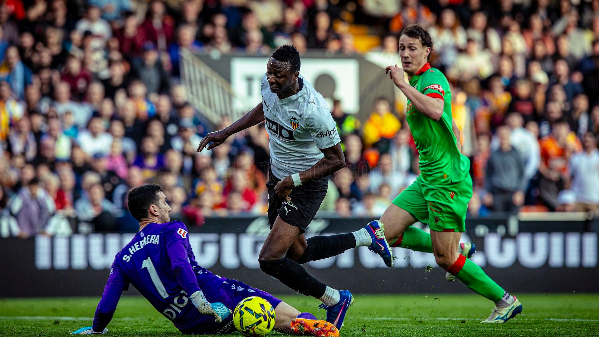 Herrera caza a Sadiq