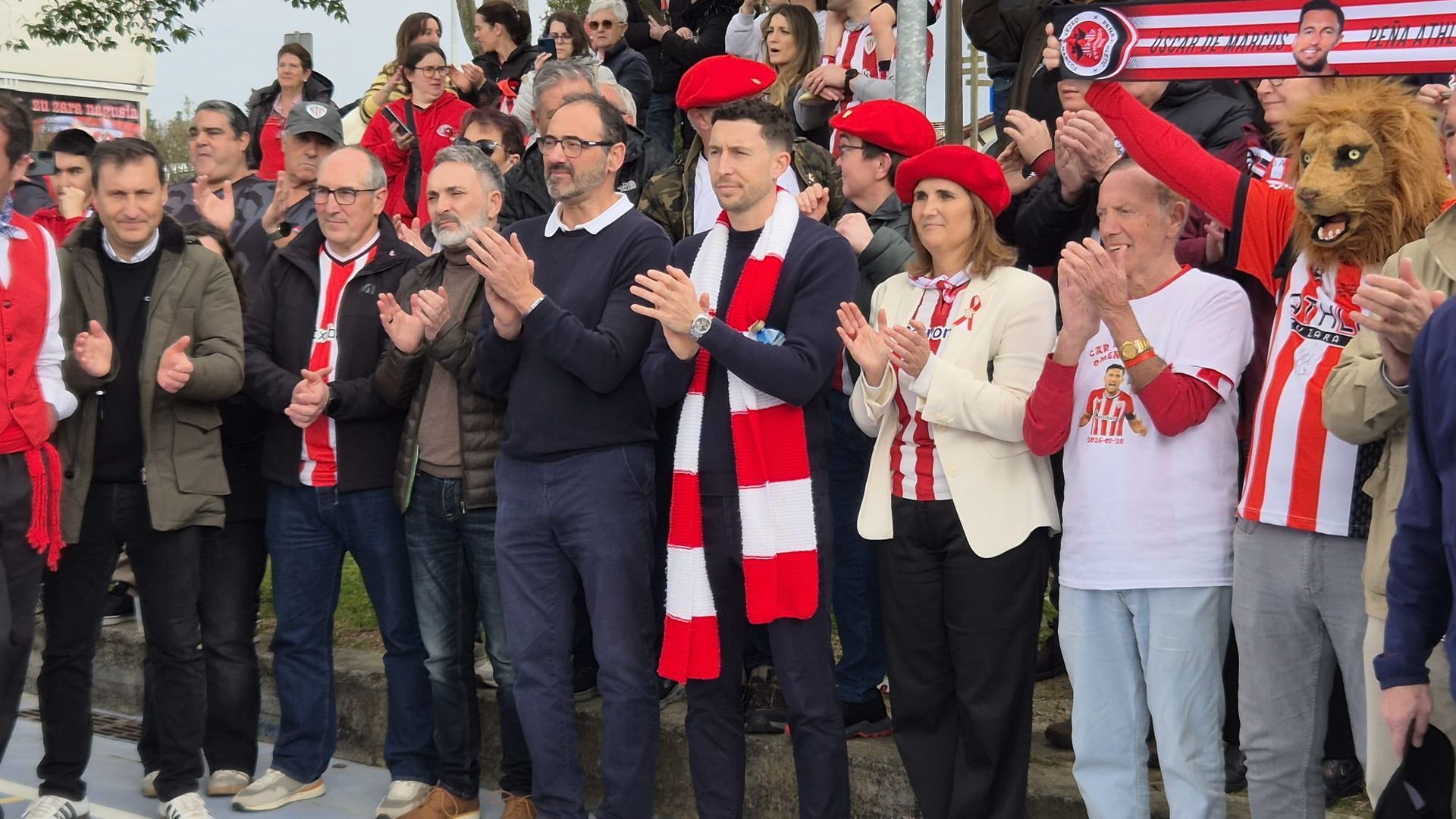 Homenaje a Oscar de Marcos en el hermanamiento de Peñas del Athletic Club en Gamiz Fika Homenaje a Oscar de Marcos en el hermanamiento de Peñas del Athletic Club en Gamiz Fika