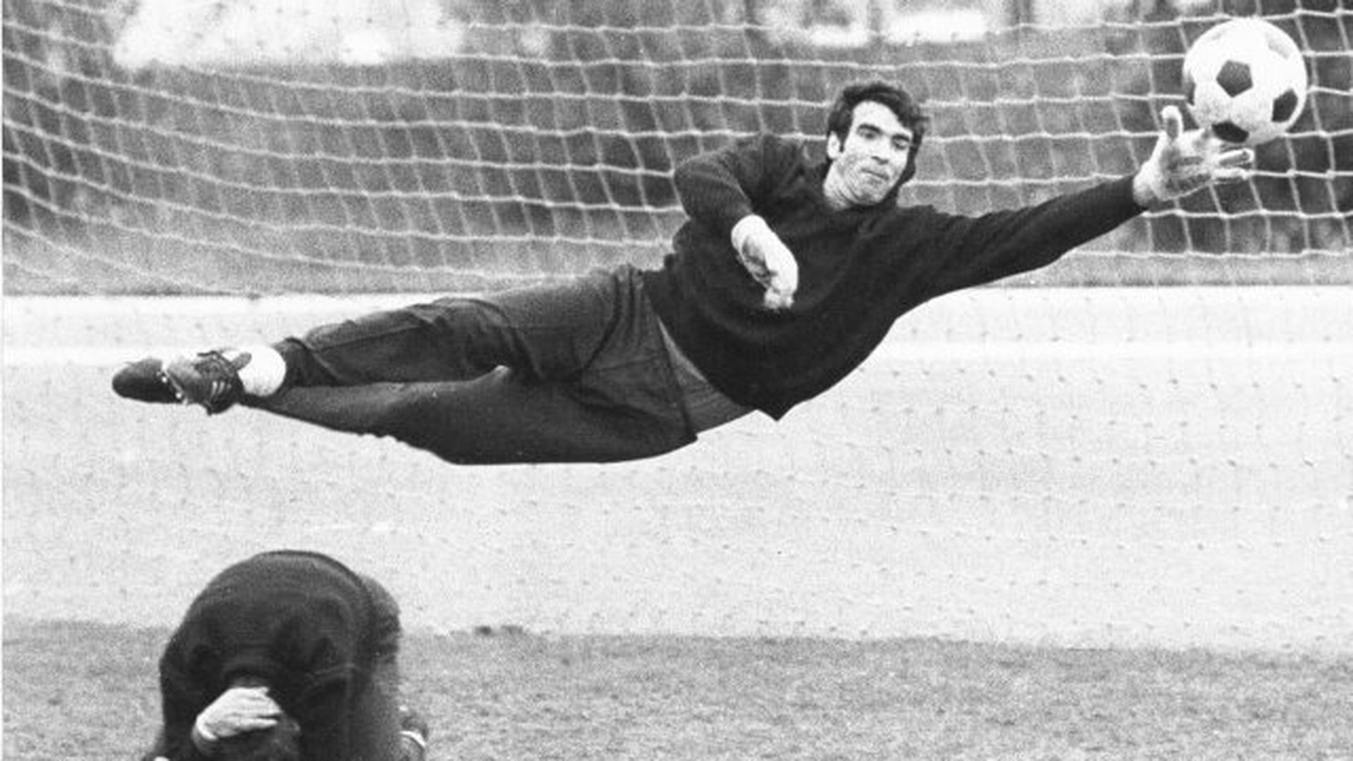 Vuelo de Iribar entrenando en Lezama