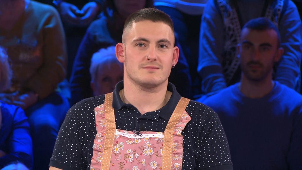 Un delantal de flores, 25.000 euros o la oferta de la banquera: el complicado panel final de Jota ¡Allá tú! 2026 Top Vídeos 49