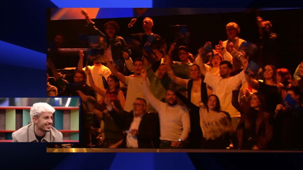 Juanpi alucina al ver su grada de apoyo en el plató de 'GH DÚO': "¡Es la madre de mi primera novia!" GH DÚO GH DÚO 4 Cuentas Pendientes Top Vídeos 477