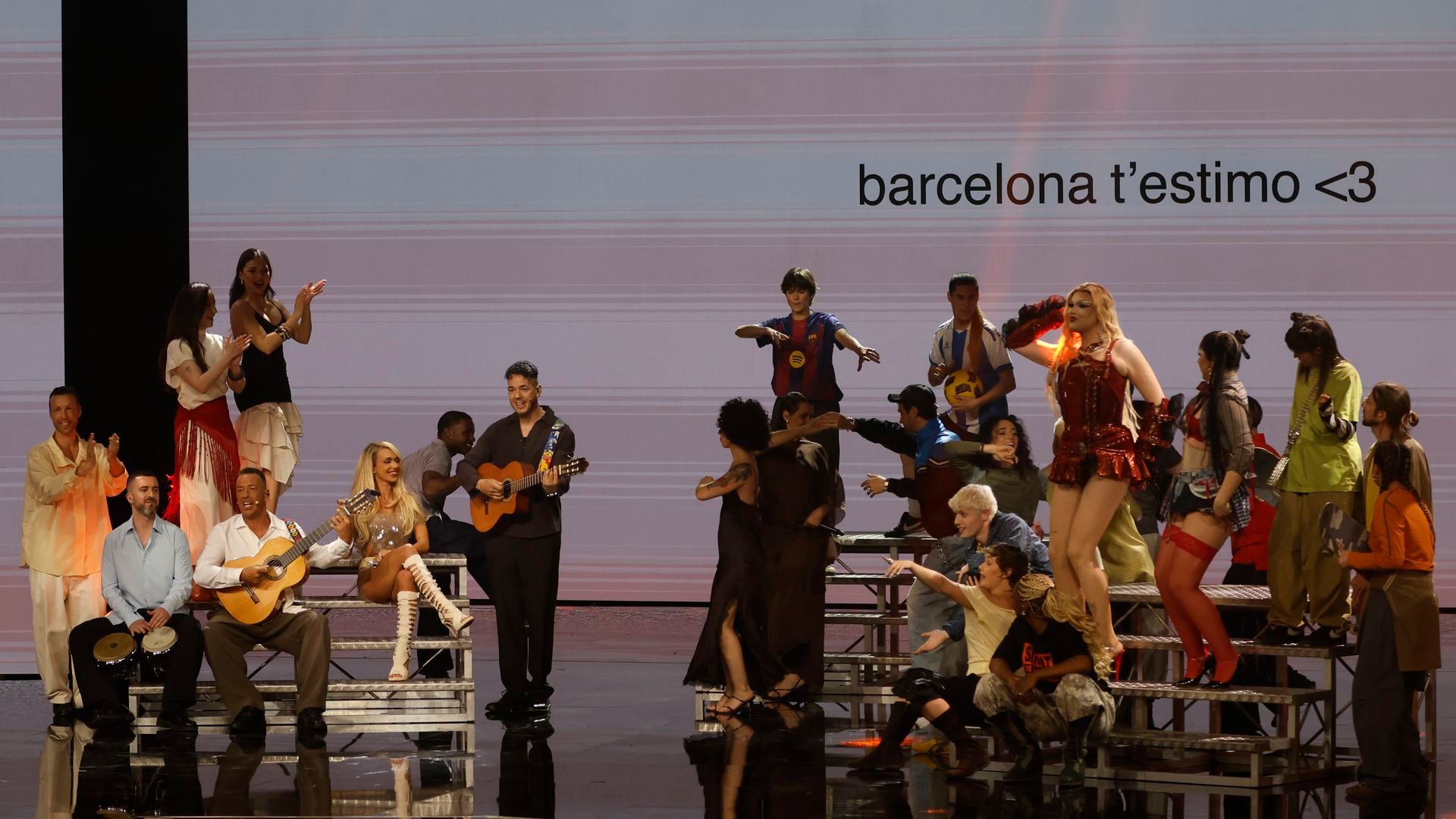 La anécdotas de la gala de los Premios Goya 2026: hermanos, 'pelazos', rumba, lengua de signos y ¡Vivan los Fernández! La anécdotas de la gala de los Premios Goya 2026: hermanos, 'pelazos', rumba, lengua de signos y ¡Vivan los Fernández!