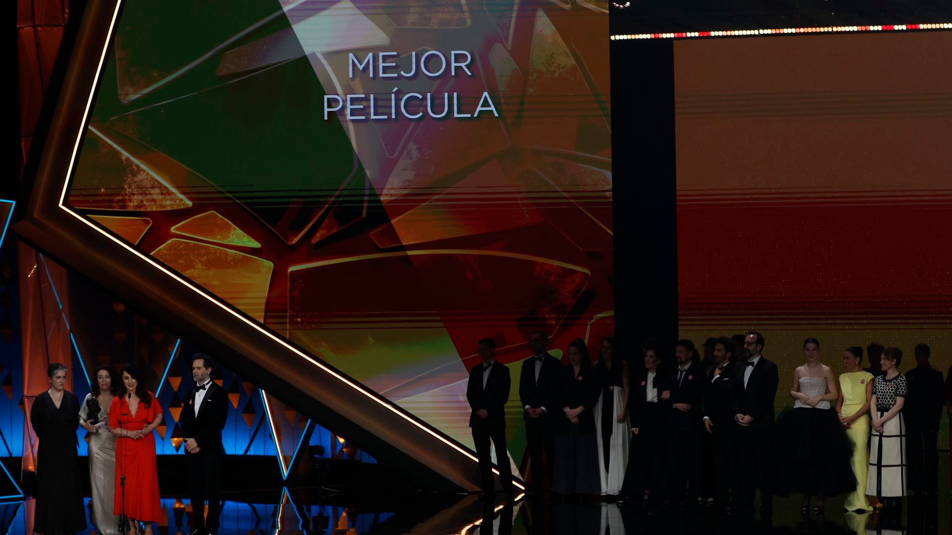 'Los Domingos' se ha alzado como Mejor Dirección y Mejor Película 'Los Domingos' se ha alzado como Mejor Dirección y Mejor Película