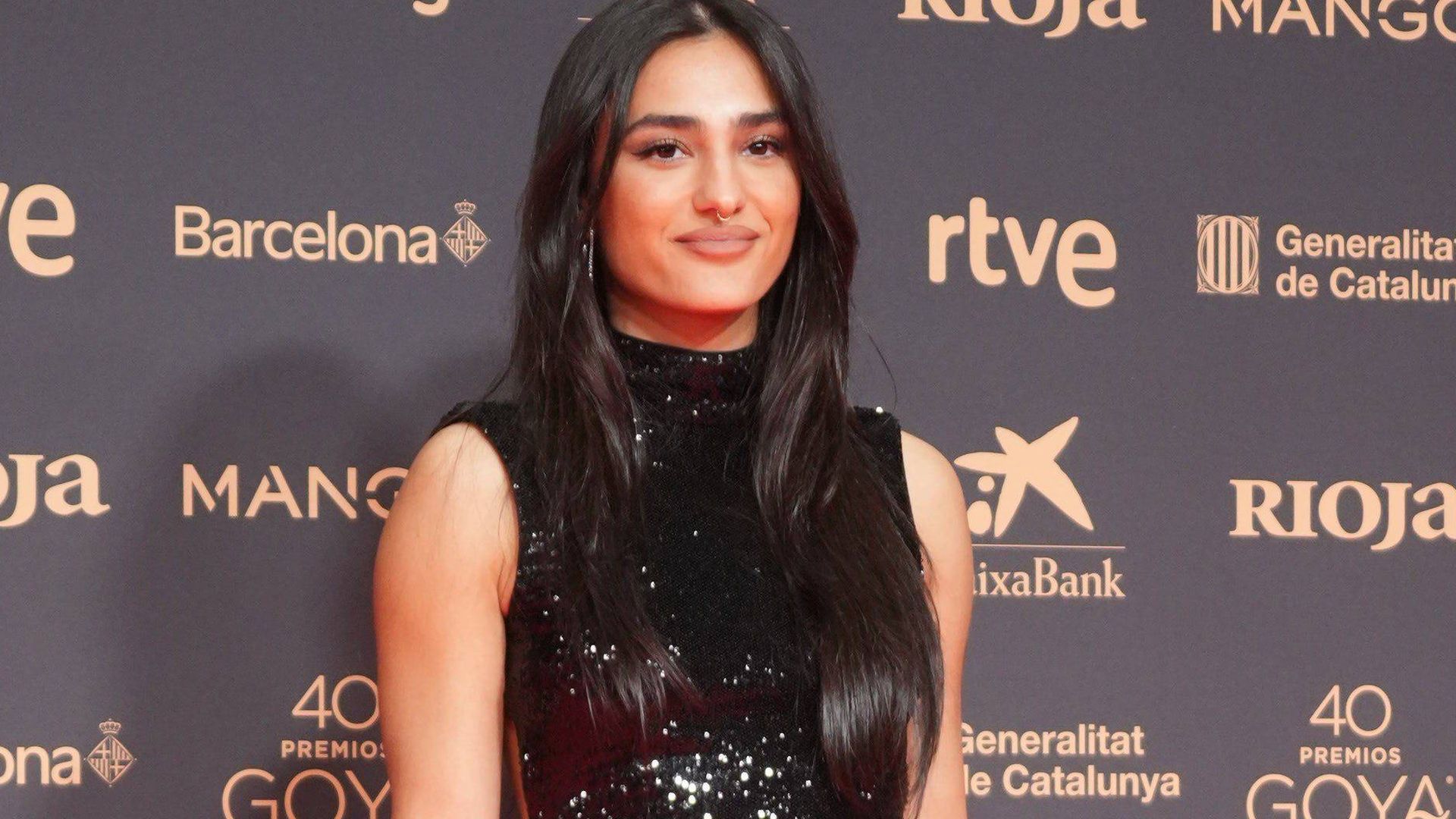 Lucía, la hija mayor de Alba Molina, en su posado en los Premios Goya 2026