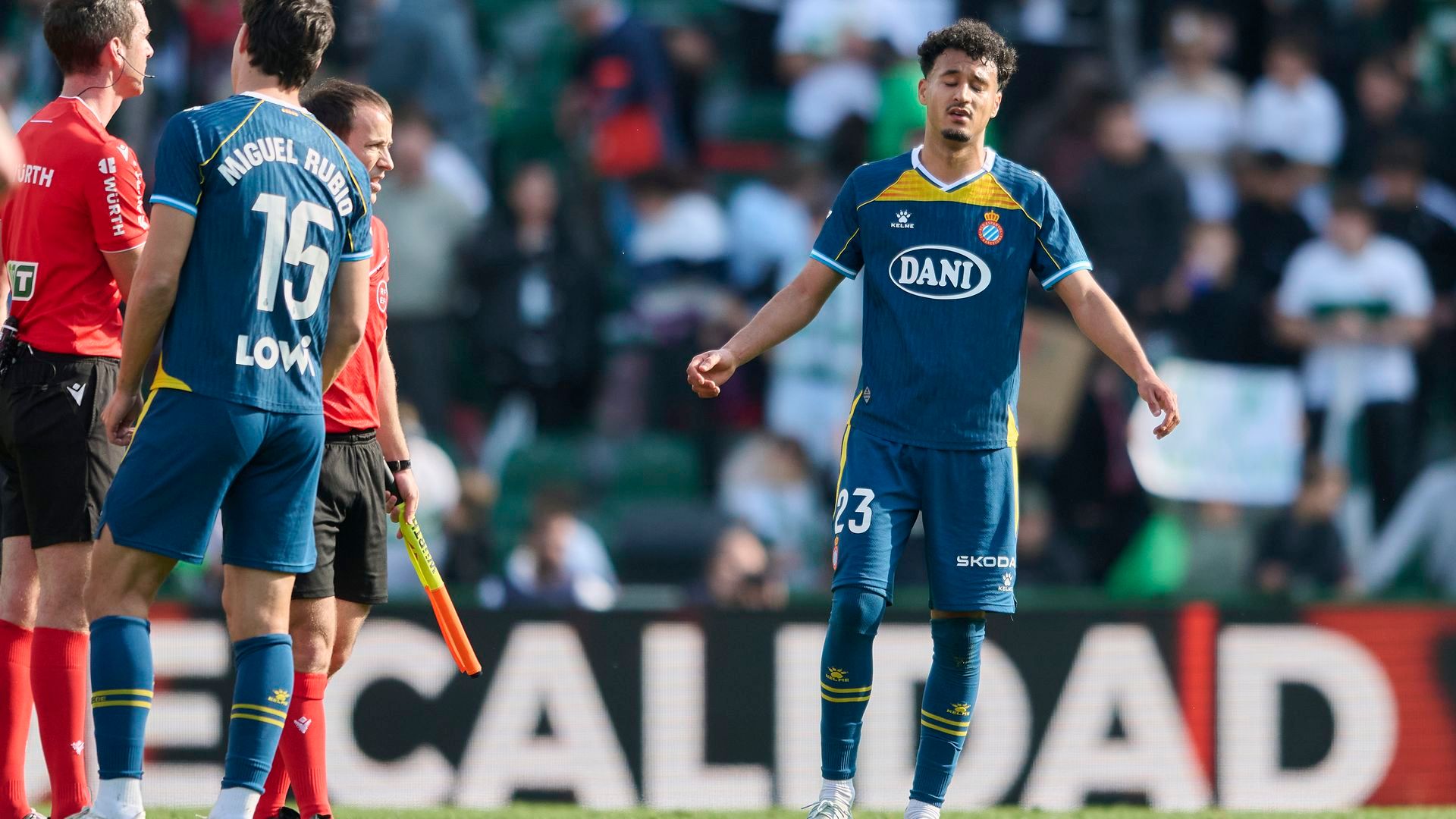 Omar El Hilali ante el Elche