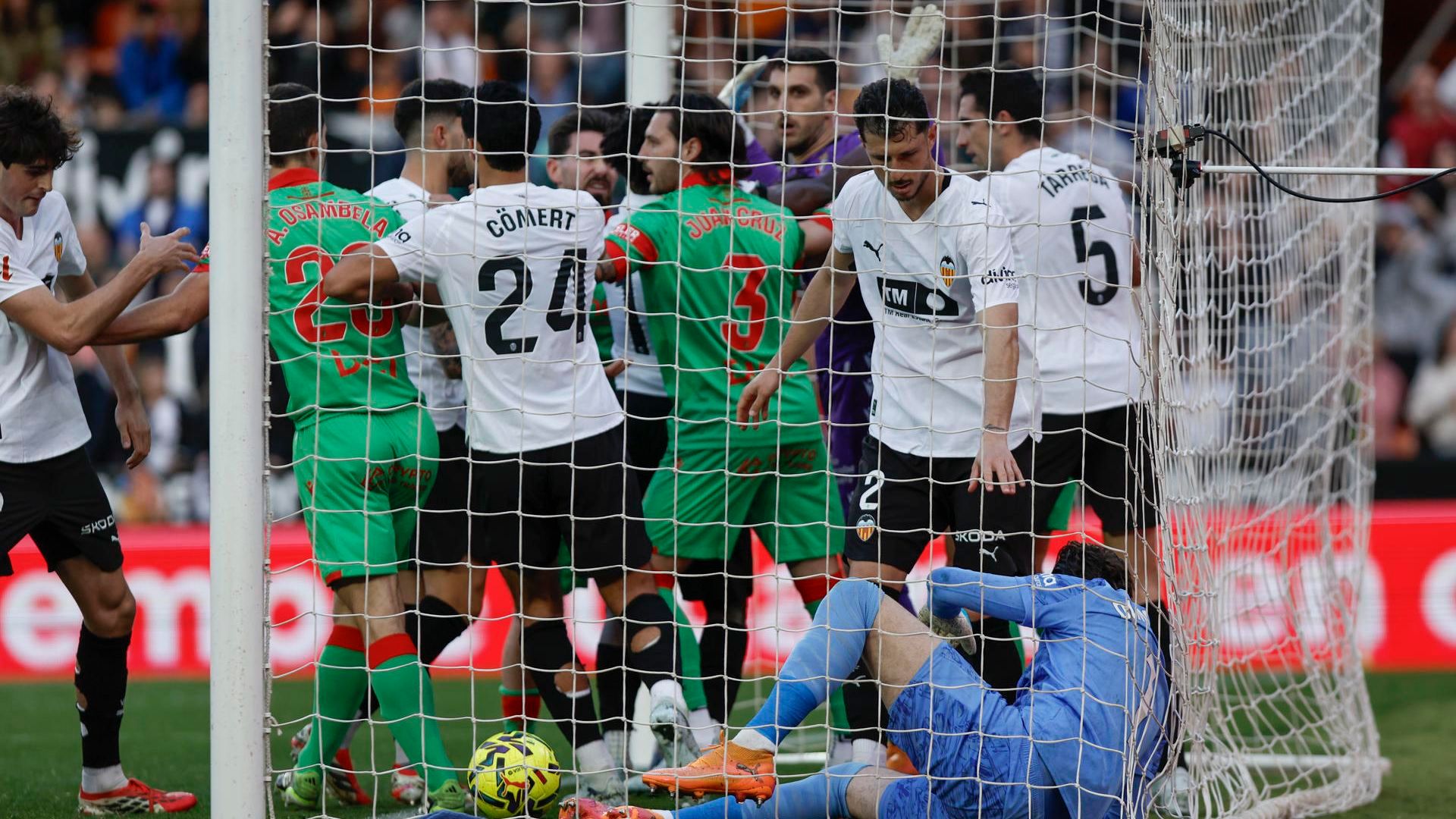 Sergio Herrera en su choque con Dimitrievski