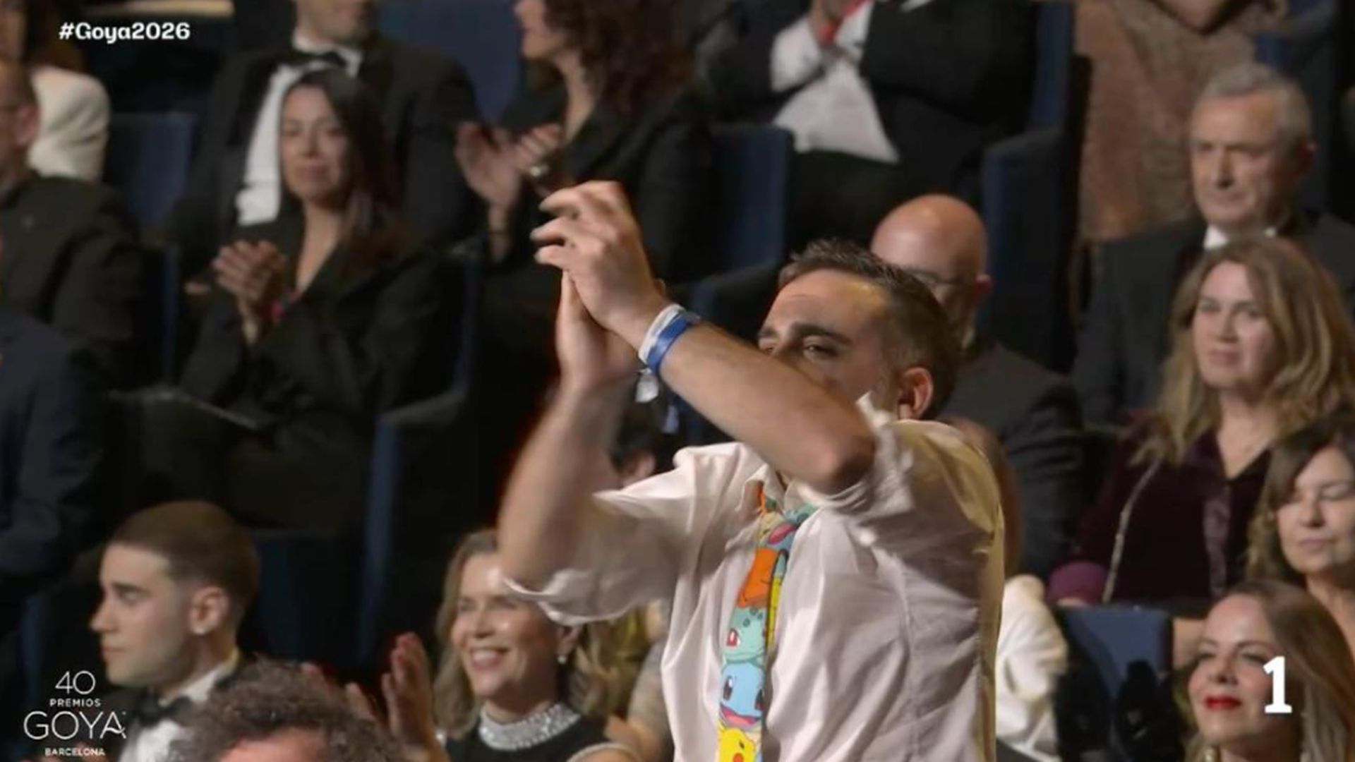 Un hombre en los Premios Goya se viraliza por su corbata de Pokémon