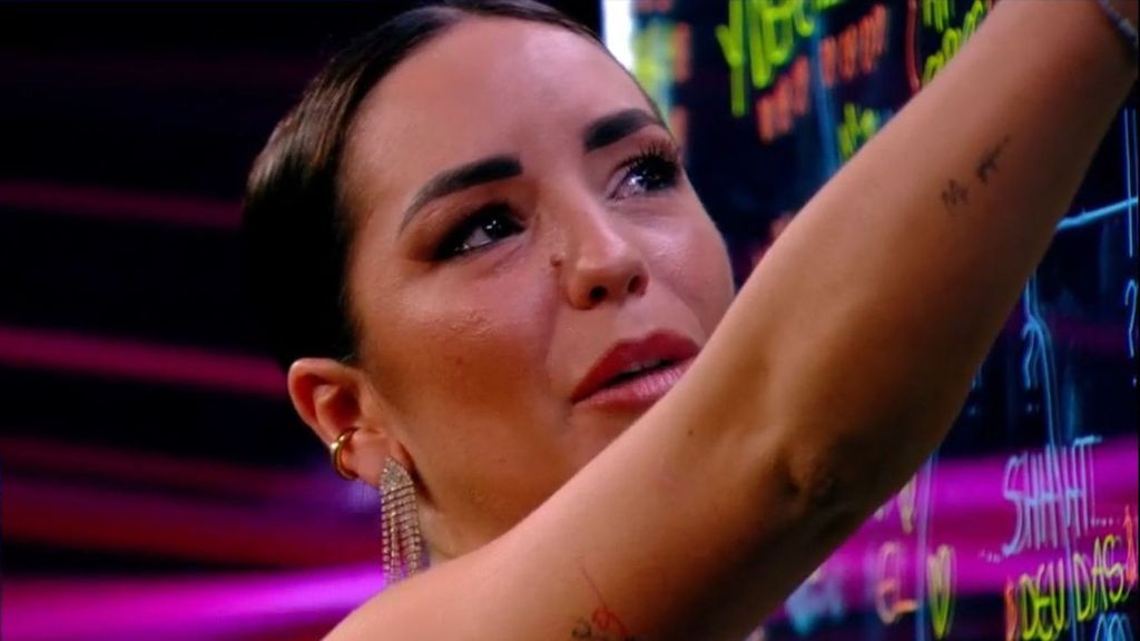 Anita 'se desnuda' en su curva del amor de 'GH DÚO' revelando el "maltrato" que sufrió de joven y se declara a Montoya: "Le di mi corazón cosidito a pedazos"