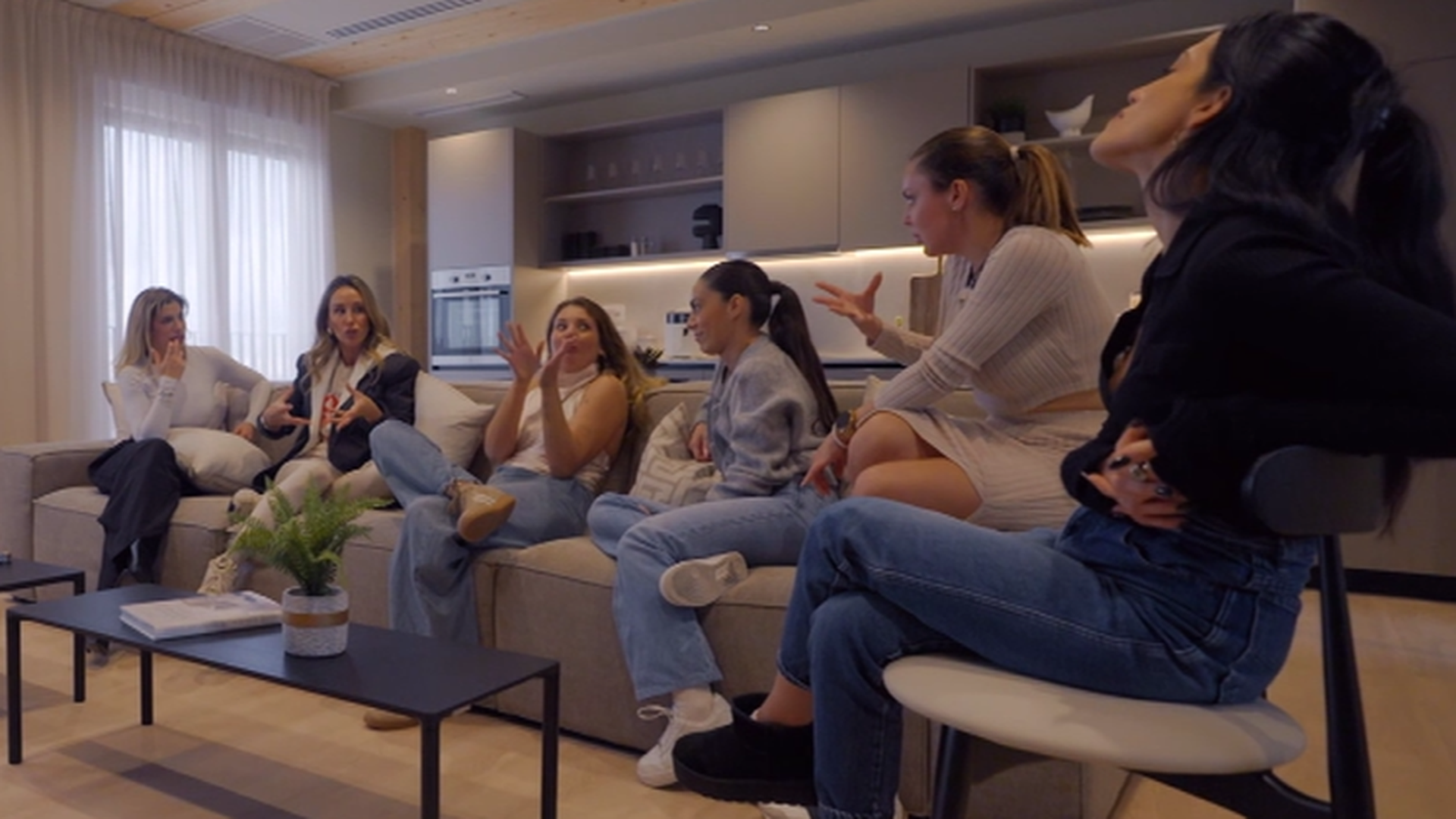 Las chicas y los chicos alucinan al descubrir lo que ha pasado entre Ainhoa y Marc: “Qué fuerte”