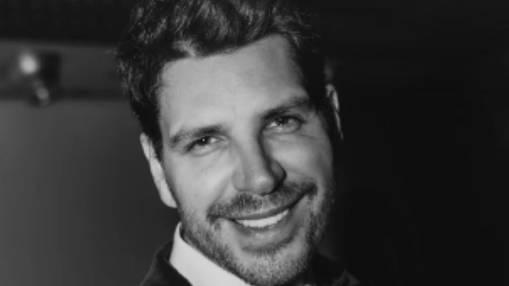 El look de terciopelo de Diego Matamoros en la fiesta post-Goya