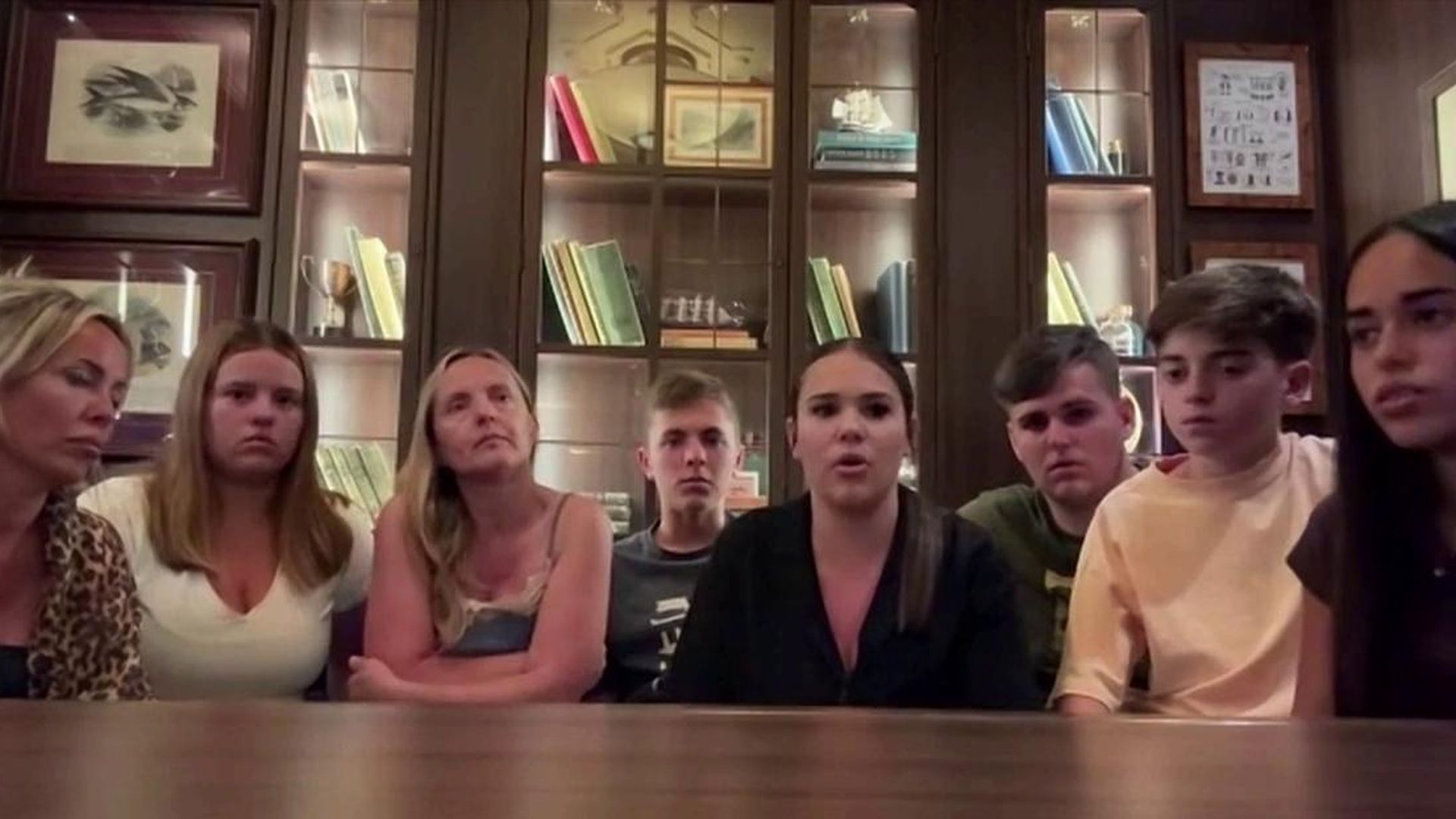 Escuchamos explosiones desde el crucero