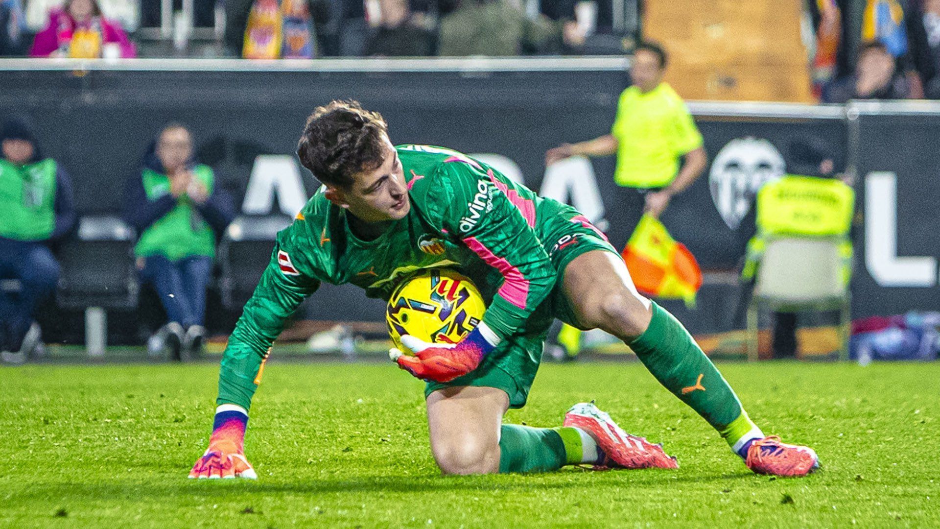 Julen Agirrezabala, KO en la rodilla