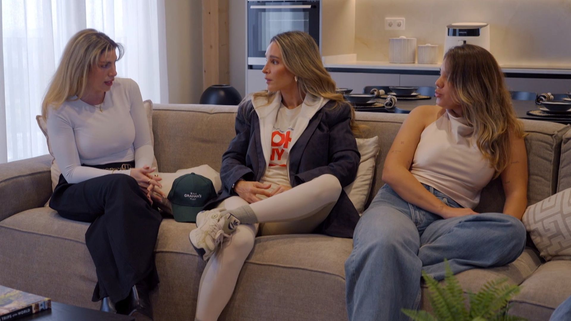 Las chicas aconsejan a Luciana al contarles la actitud de Borja con ella: "Empieza a valorarte a ti"