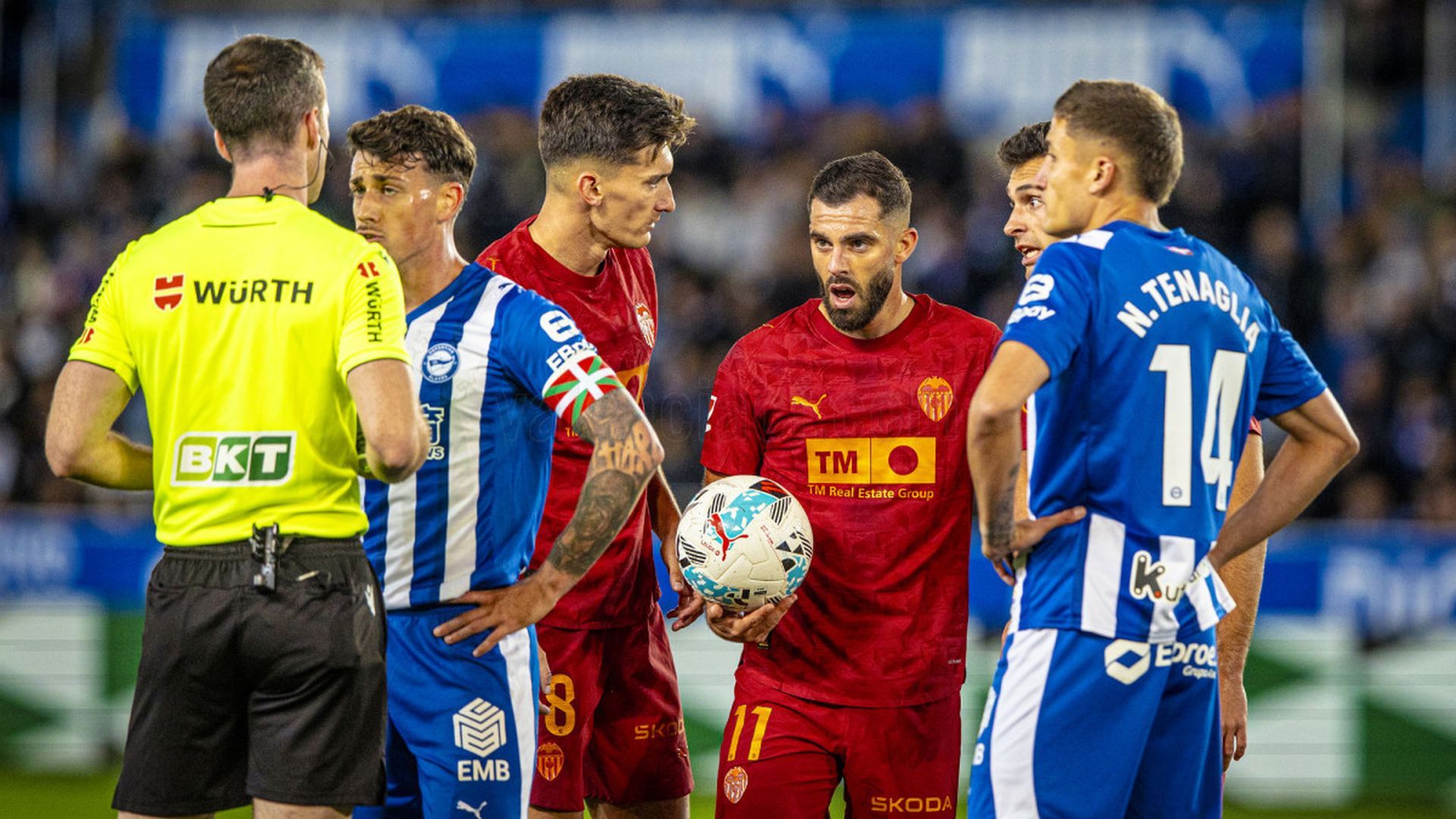 Luis Rioja y Pepelu ante el Alavés en Vitoria