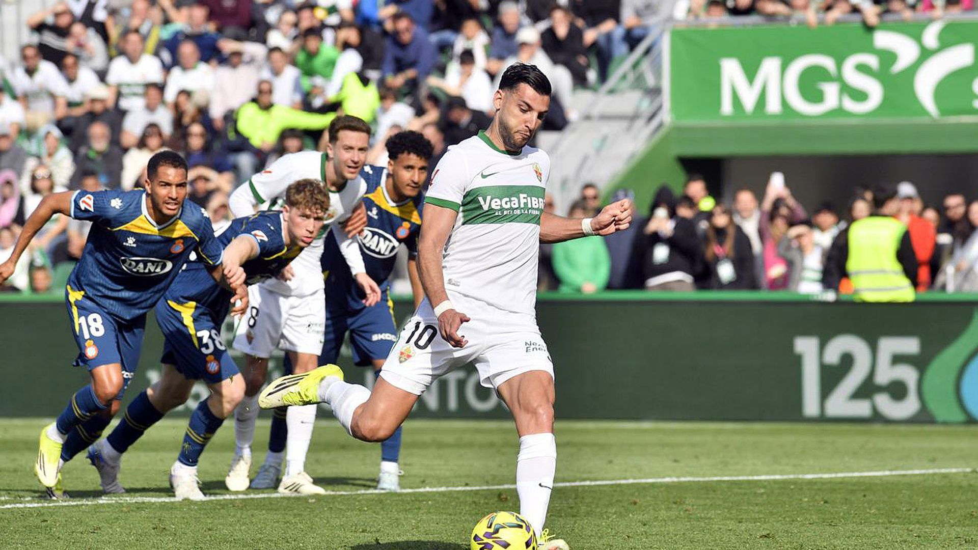 Penalti de Rafa Mir en el Elche - Espanyol.