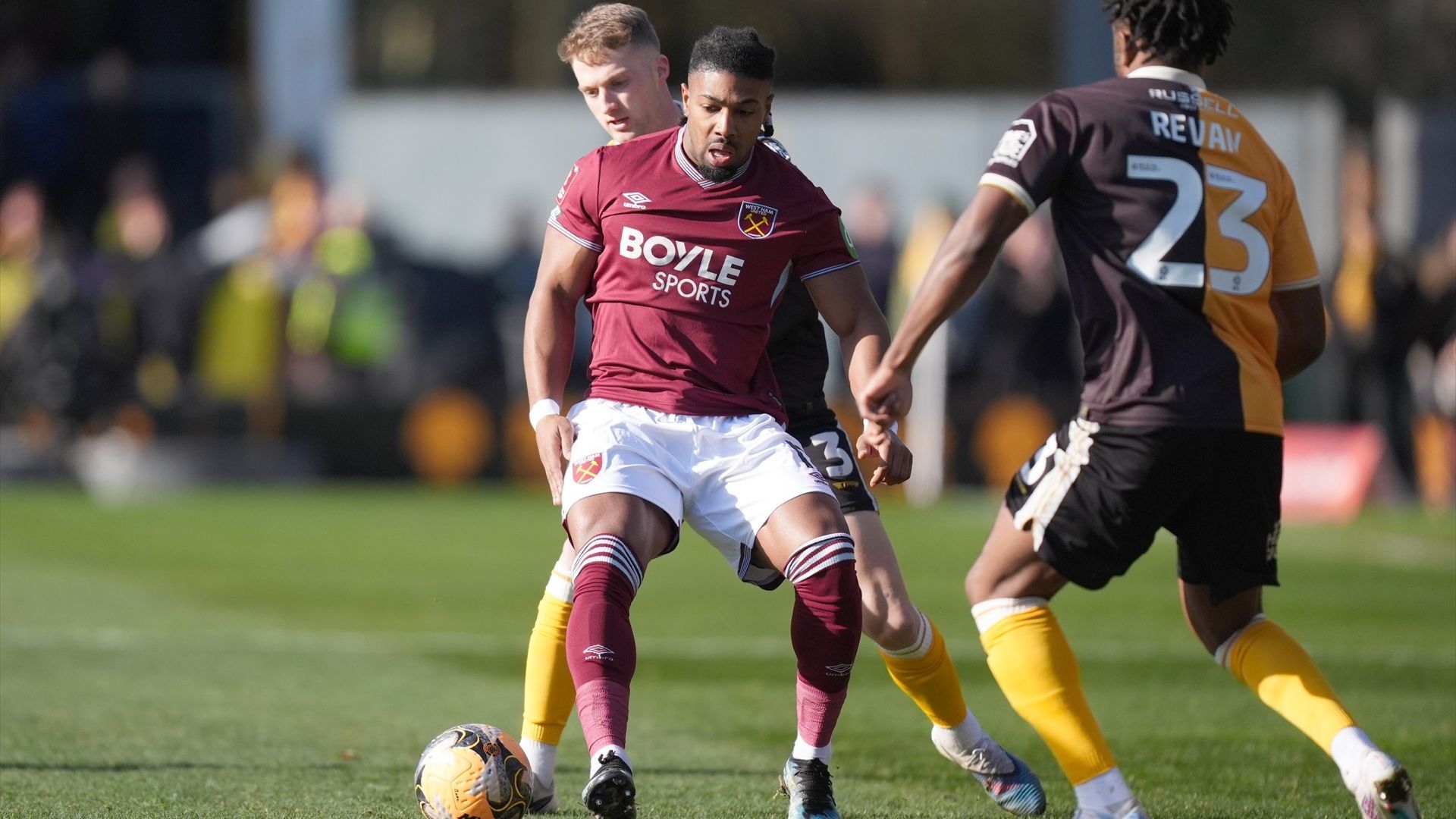 Adama Traoré, en un partido con el West Ham