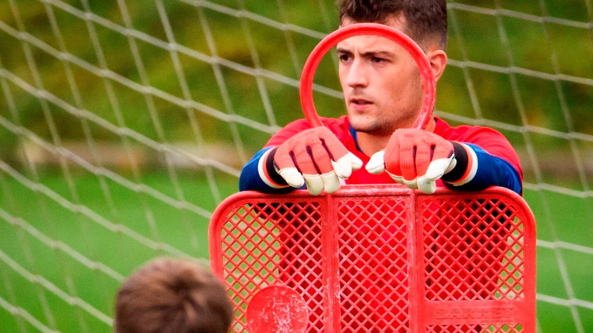 Curiosa imagen del portero Julen Agirrezabala en Lezama