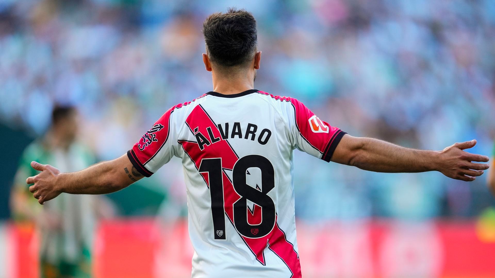 Álvaro García ante el Real Betis