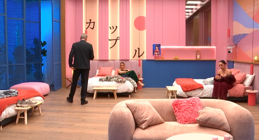 Anita, Carlos y Gloria en la suite antes de la gran final